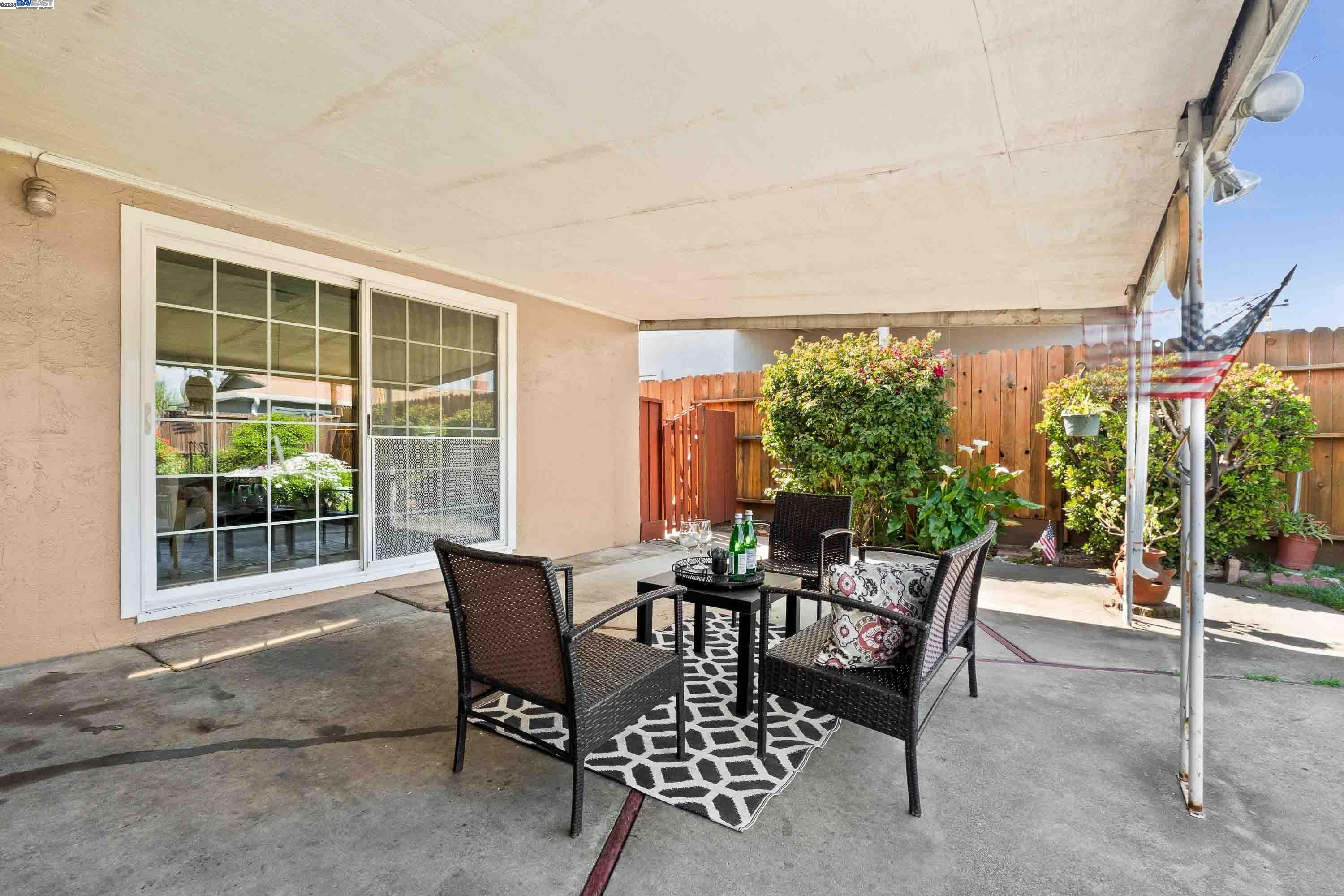 39672 Royal Palm Dr