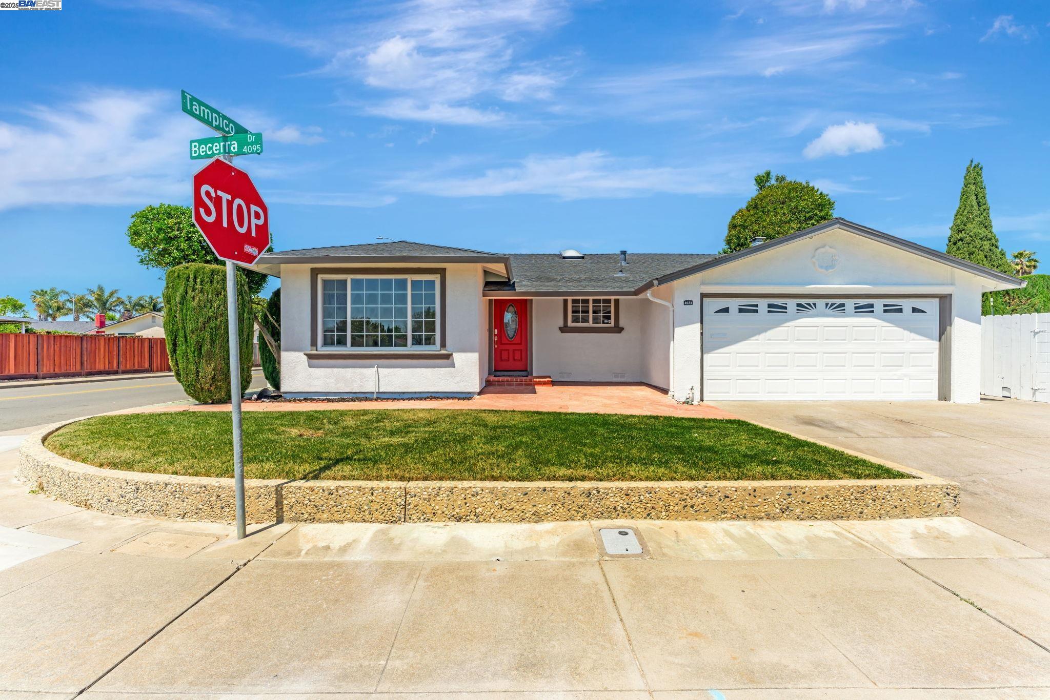 4073 Becerra Dr