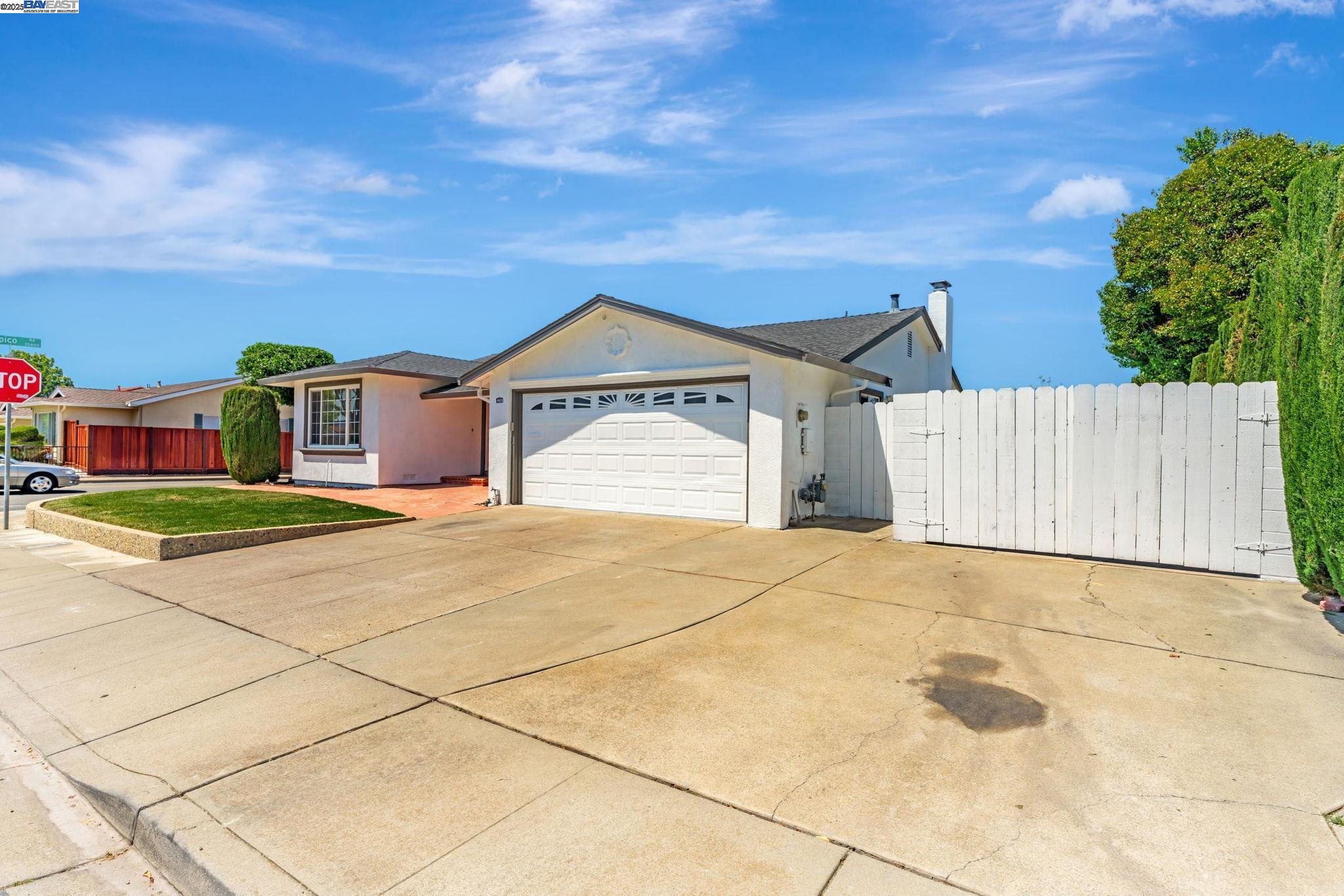 4073 Becerra Dr