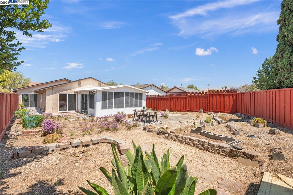 5769 Bellflower Dr