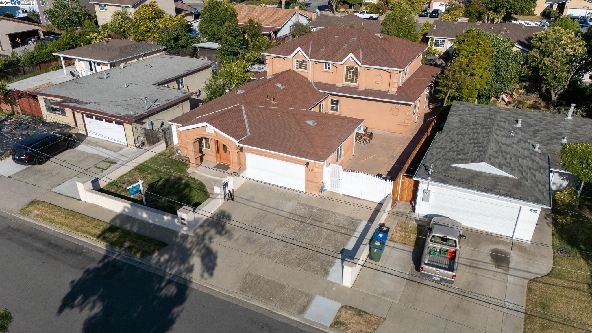 6176 Thomas Ave