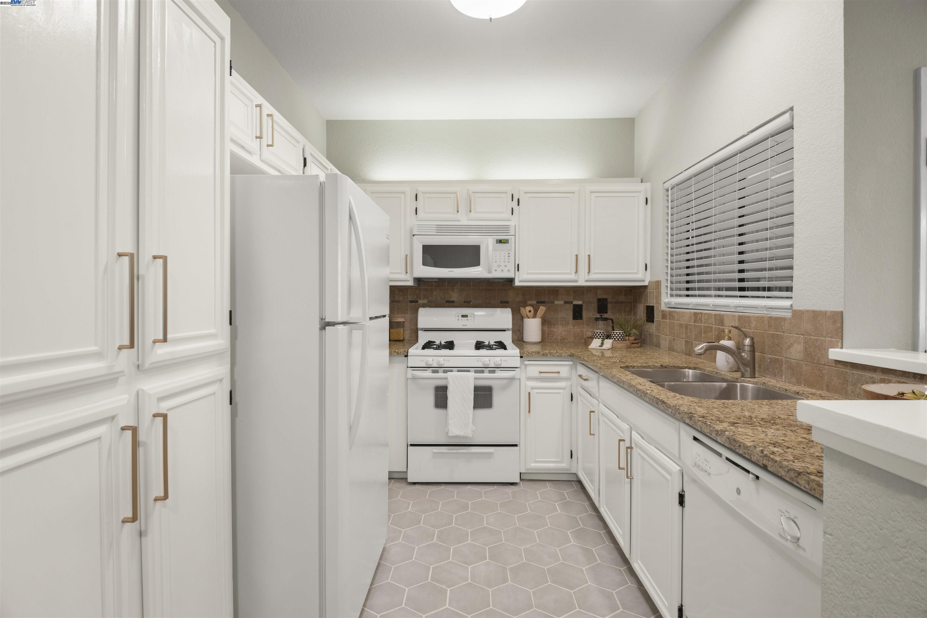 36992 Meadowbrook Cmn # 102