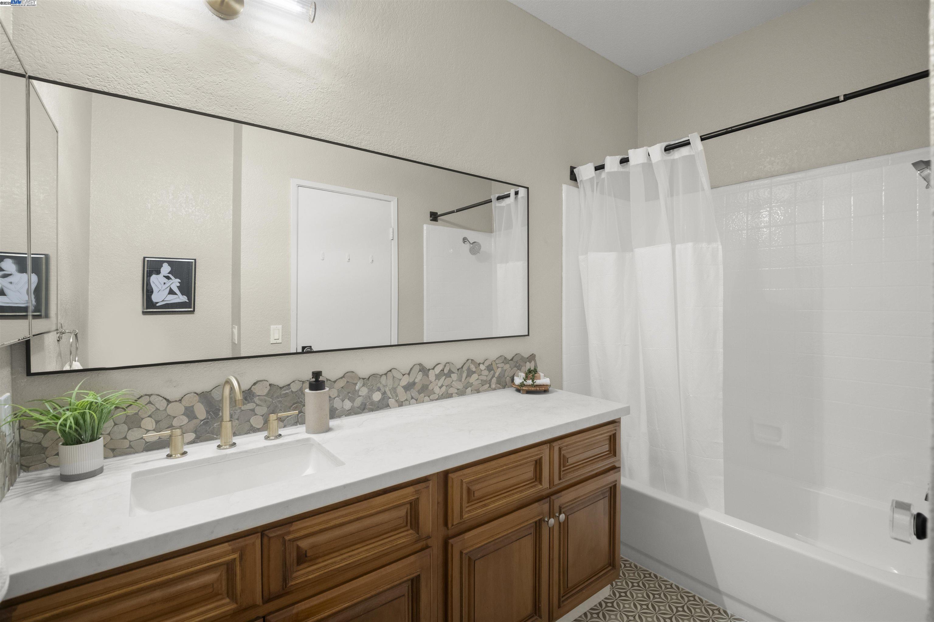 36992 Meadowbrook Cmn # 102