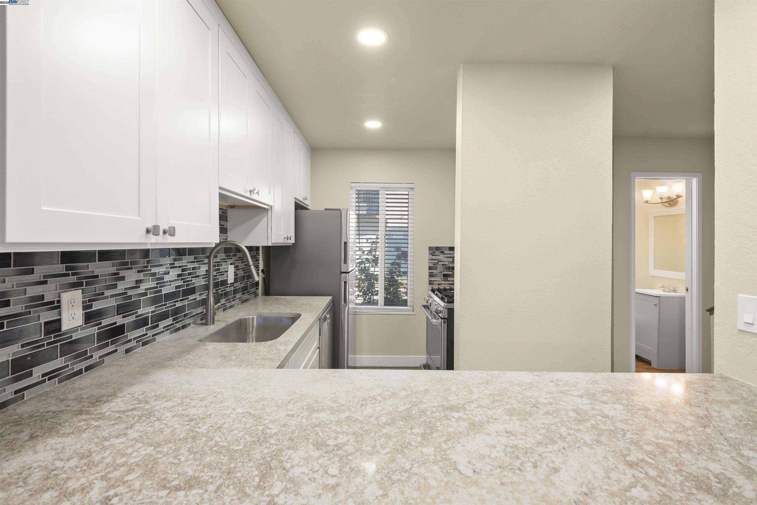 1001 Murrieta Blvd # 4