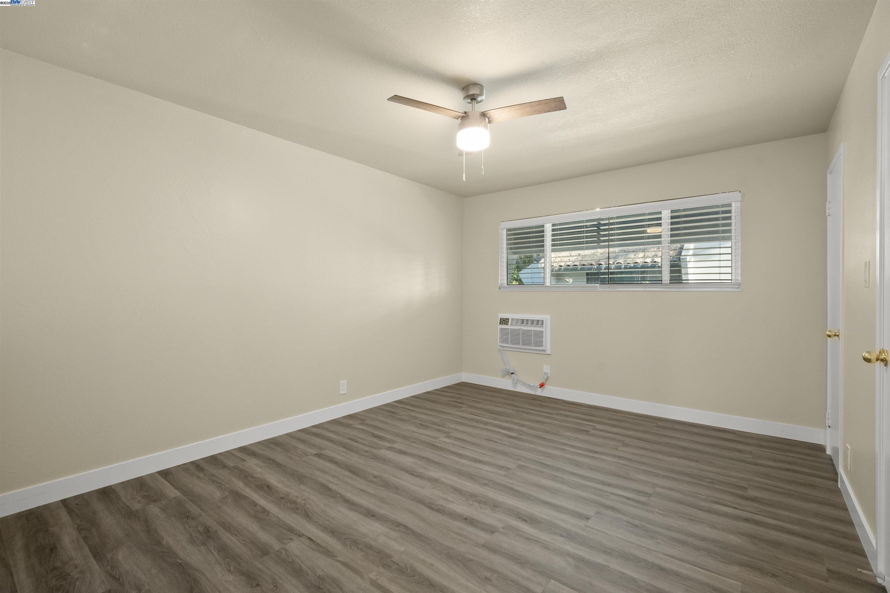 1001 Murrieta Blvd # 4