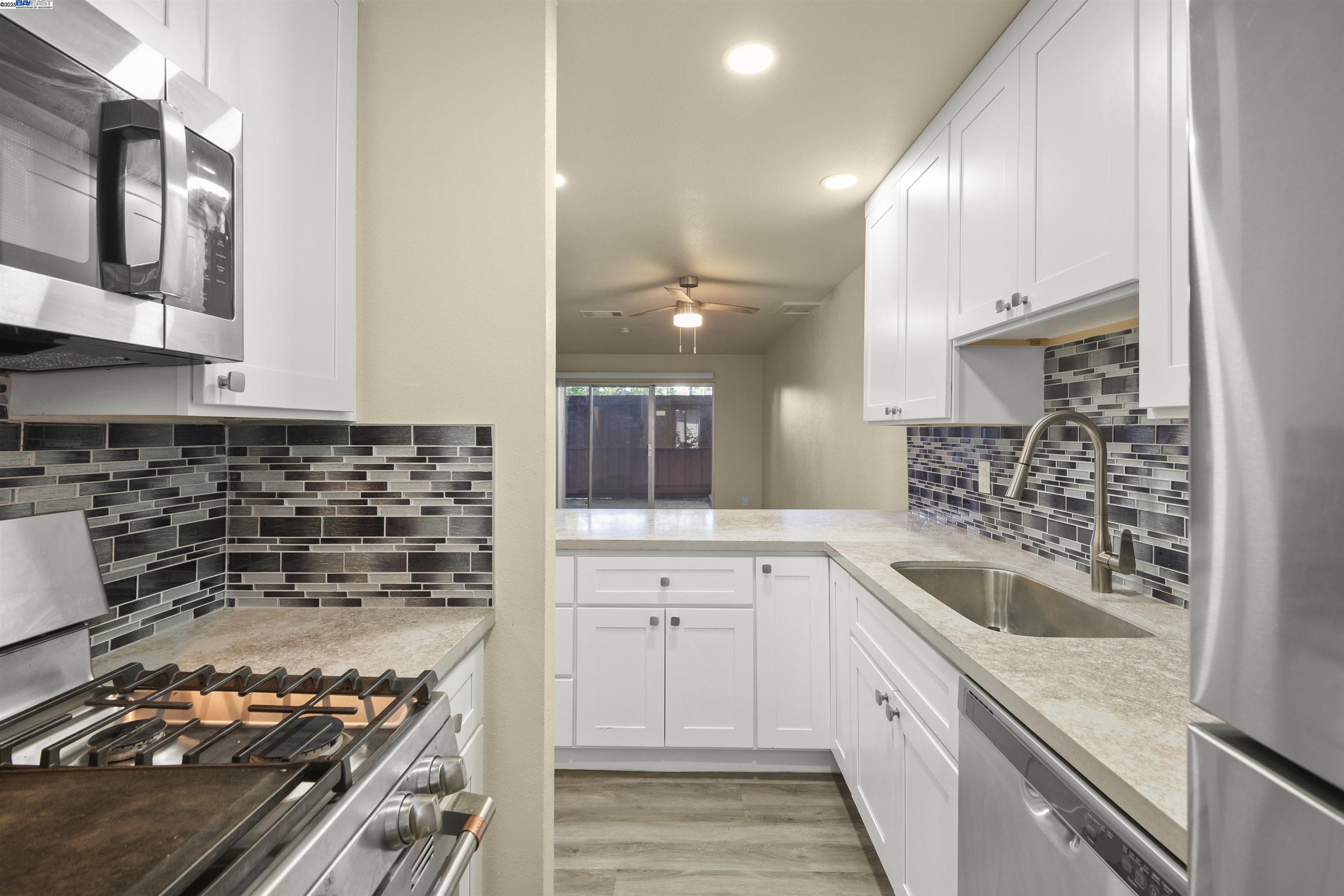 1001 Murrieta Blvd # 4