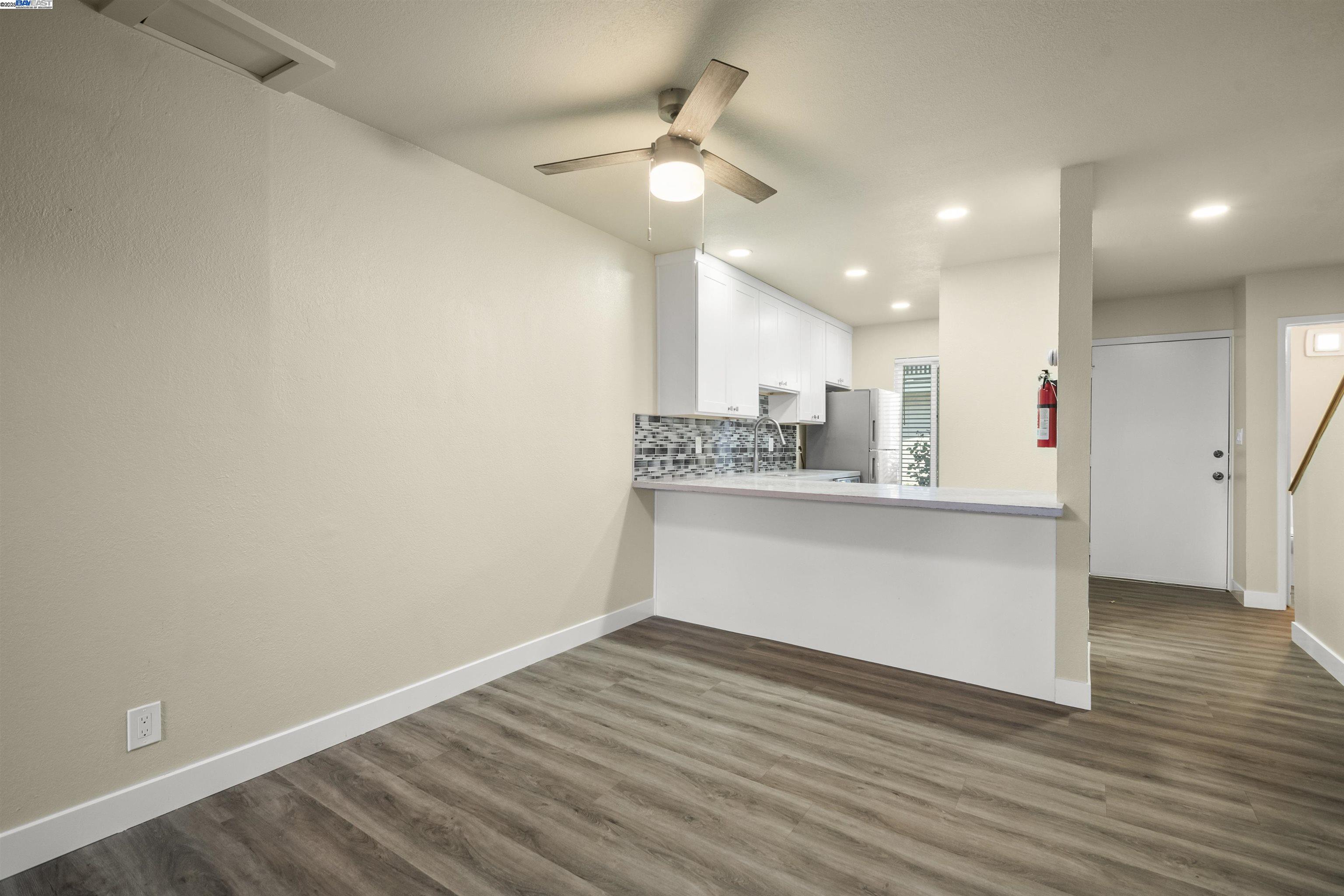 1001 Murrieta Blvd # 4