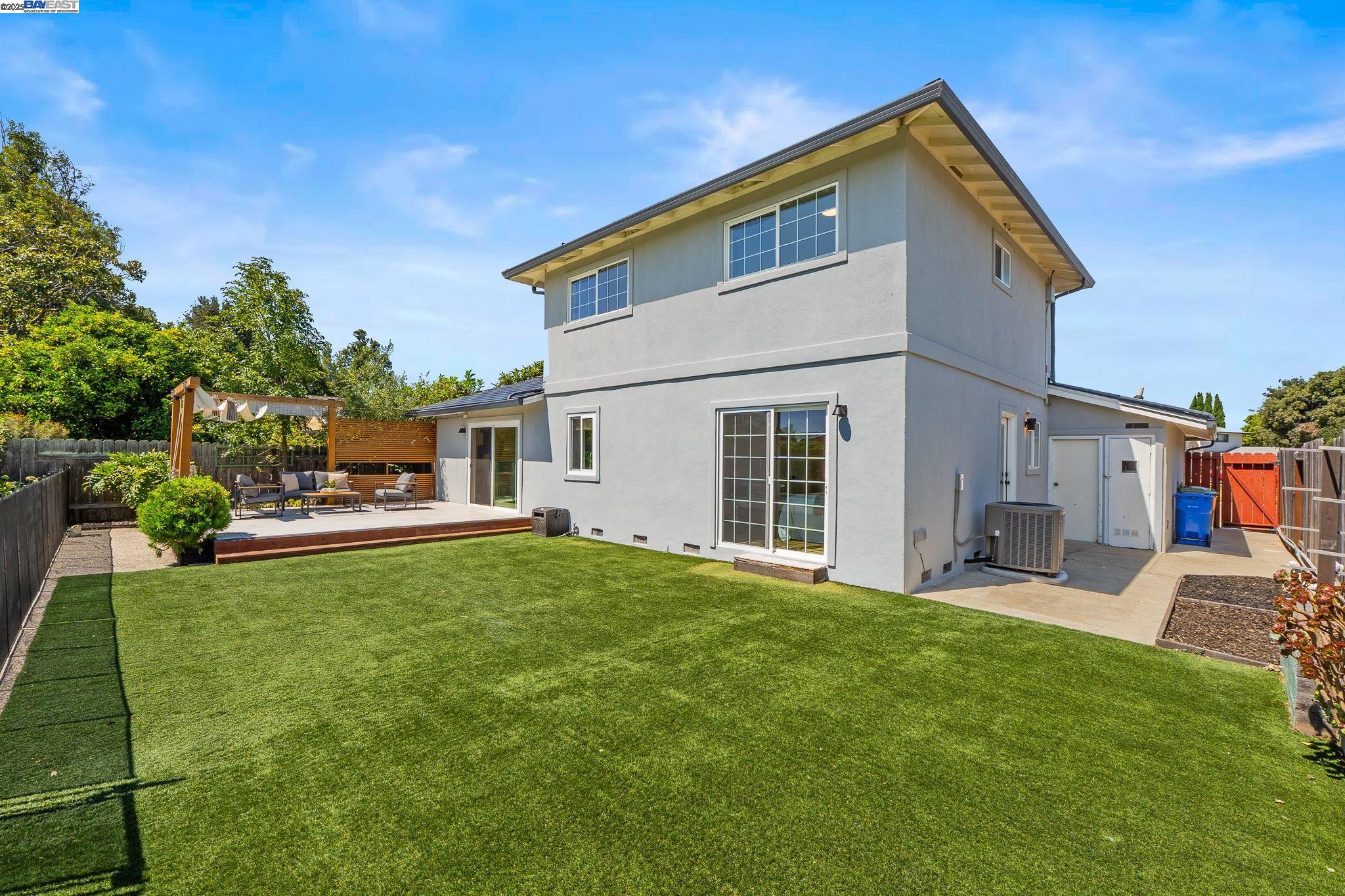 7574 Birkdale Dr
