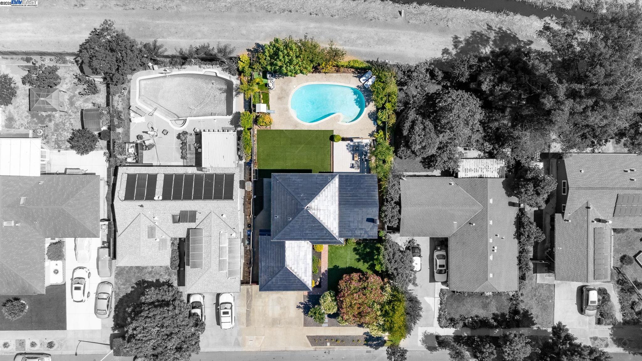 7574 Birkdale Dr