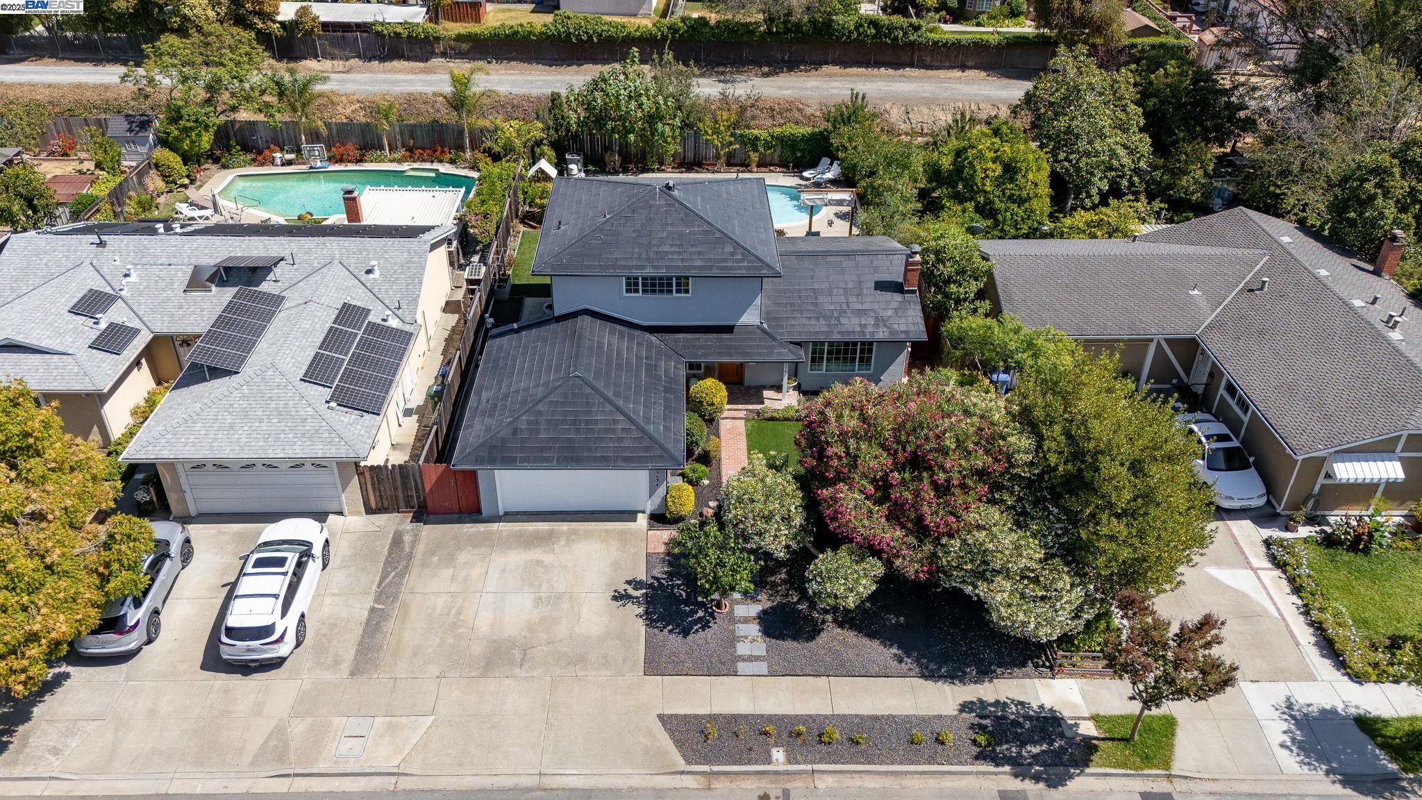 7574 Birkdale Dr