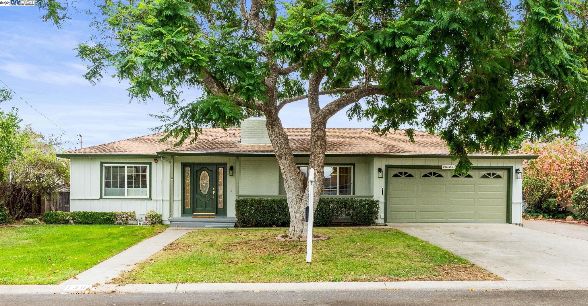 1380 Pauline Dr
