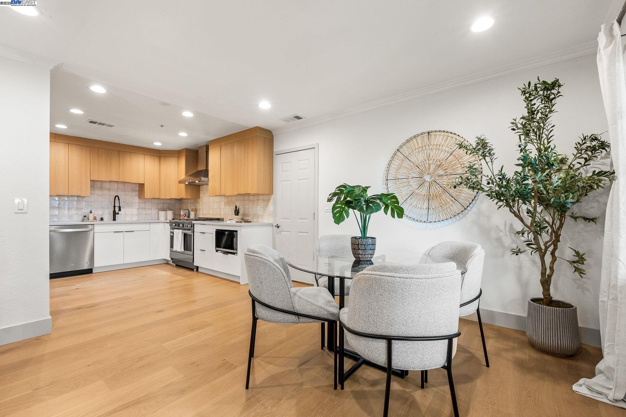 1380 Pauline Dr