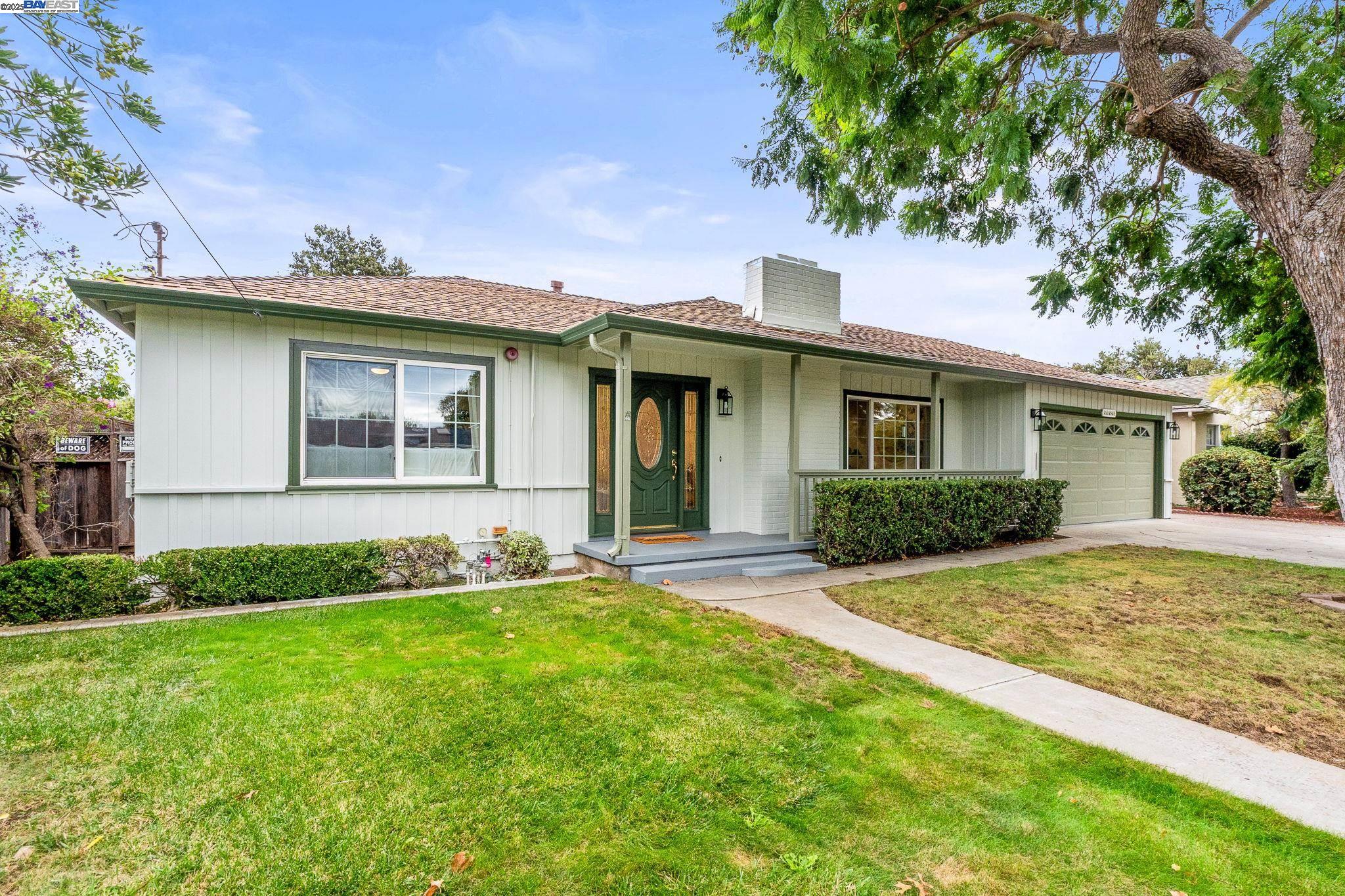 1380 Pauline Dr