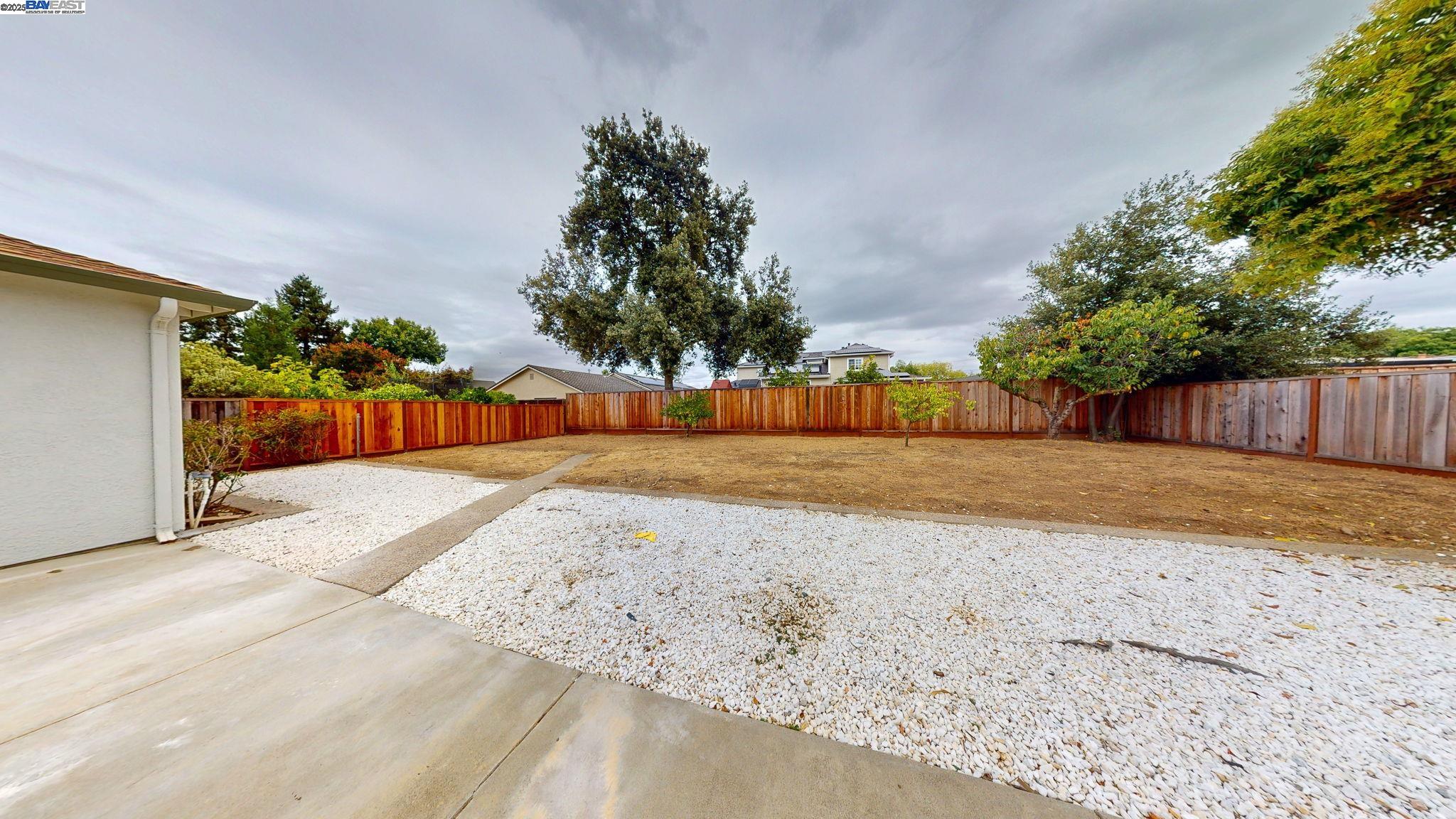 1380 Pauline Dr