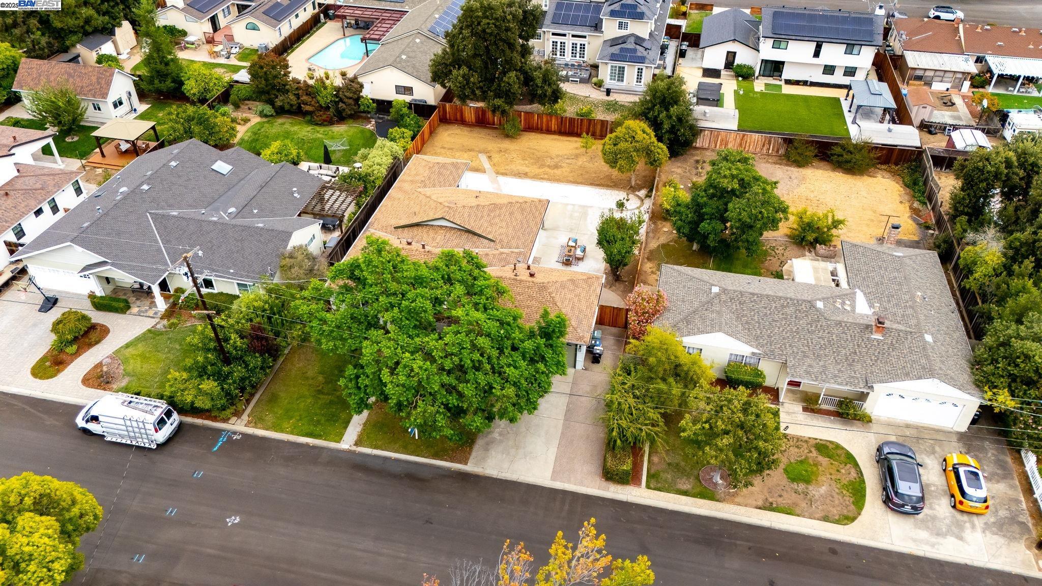 1380 Pauline Dr