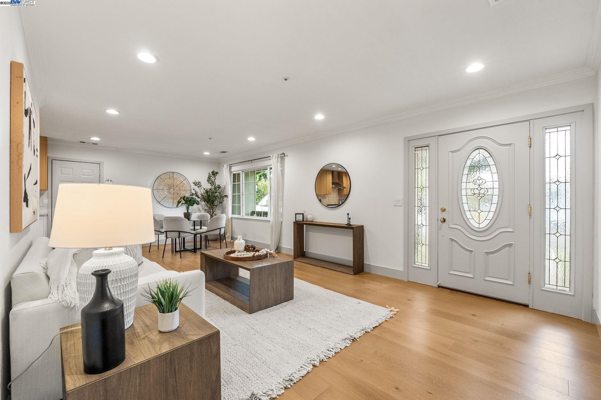 1380 Pauline Dr