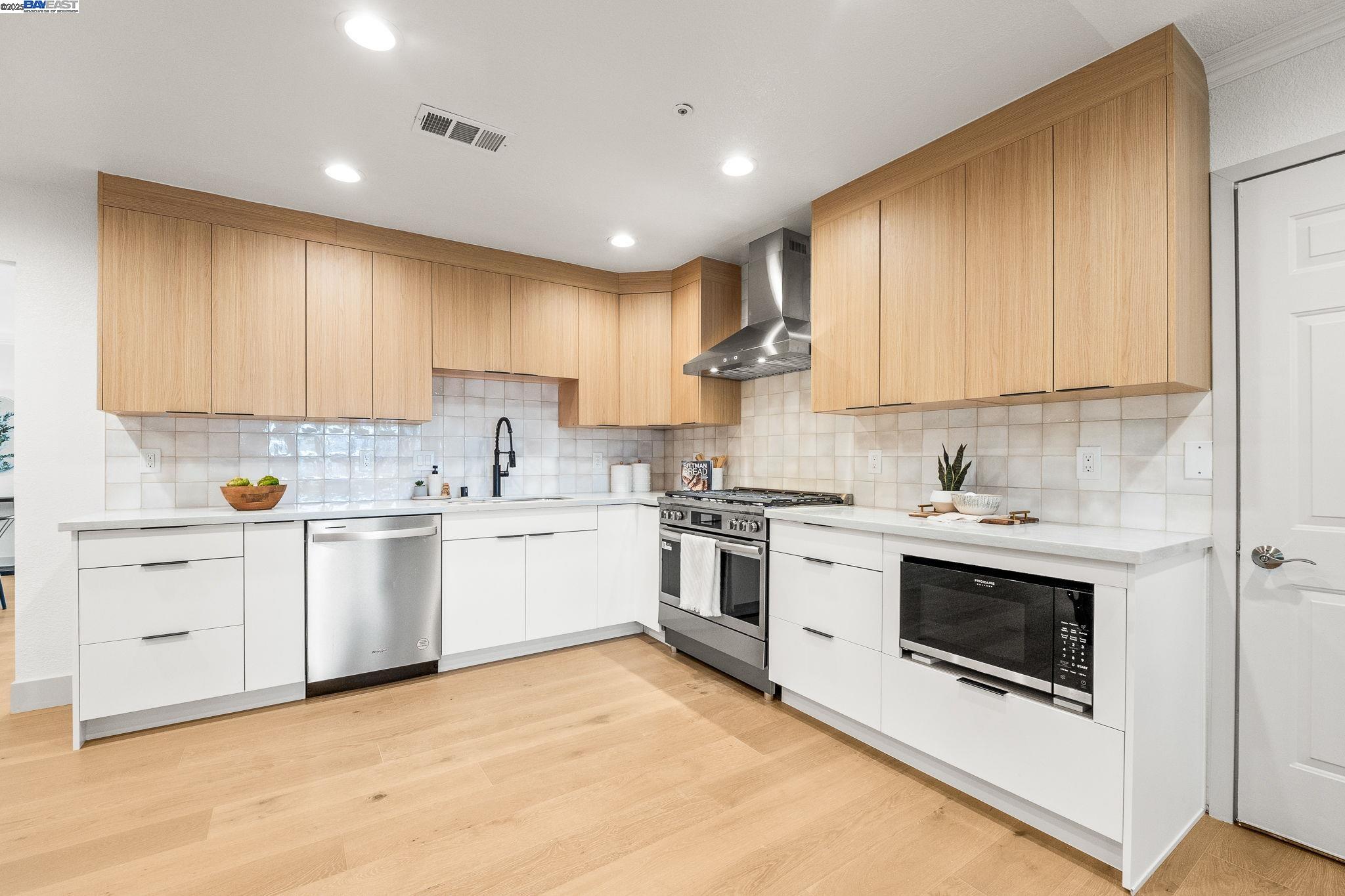 1380 Pauline Dr
