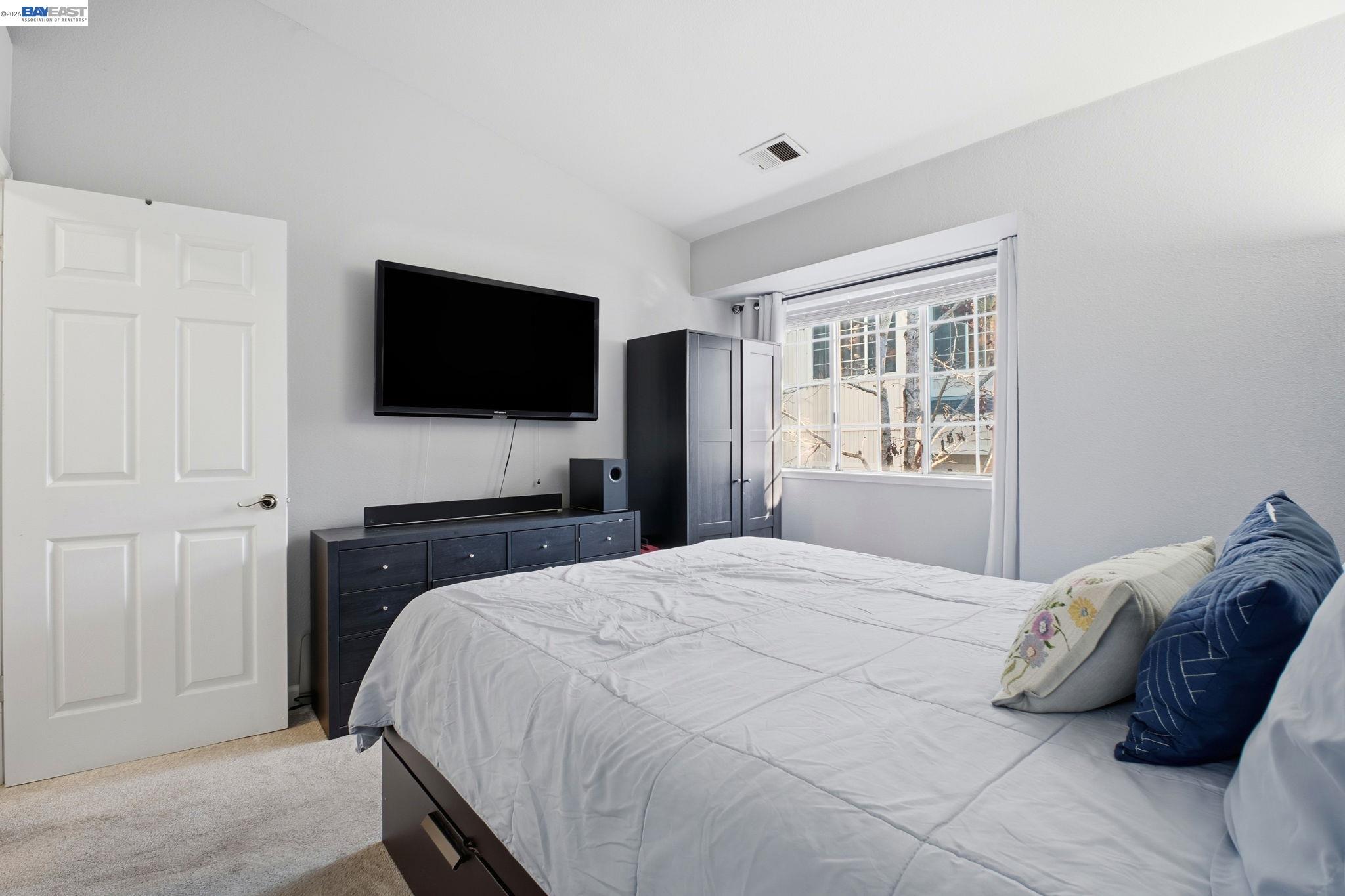 22555 Center St Unit: 211