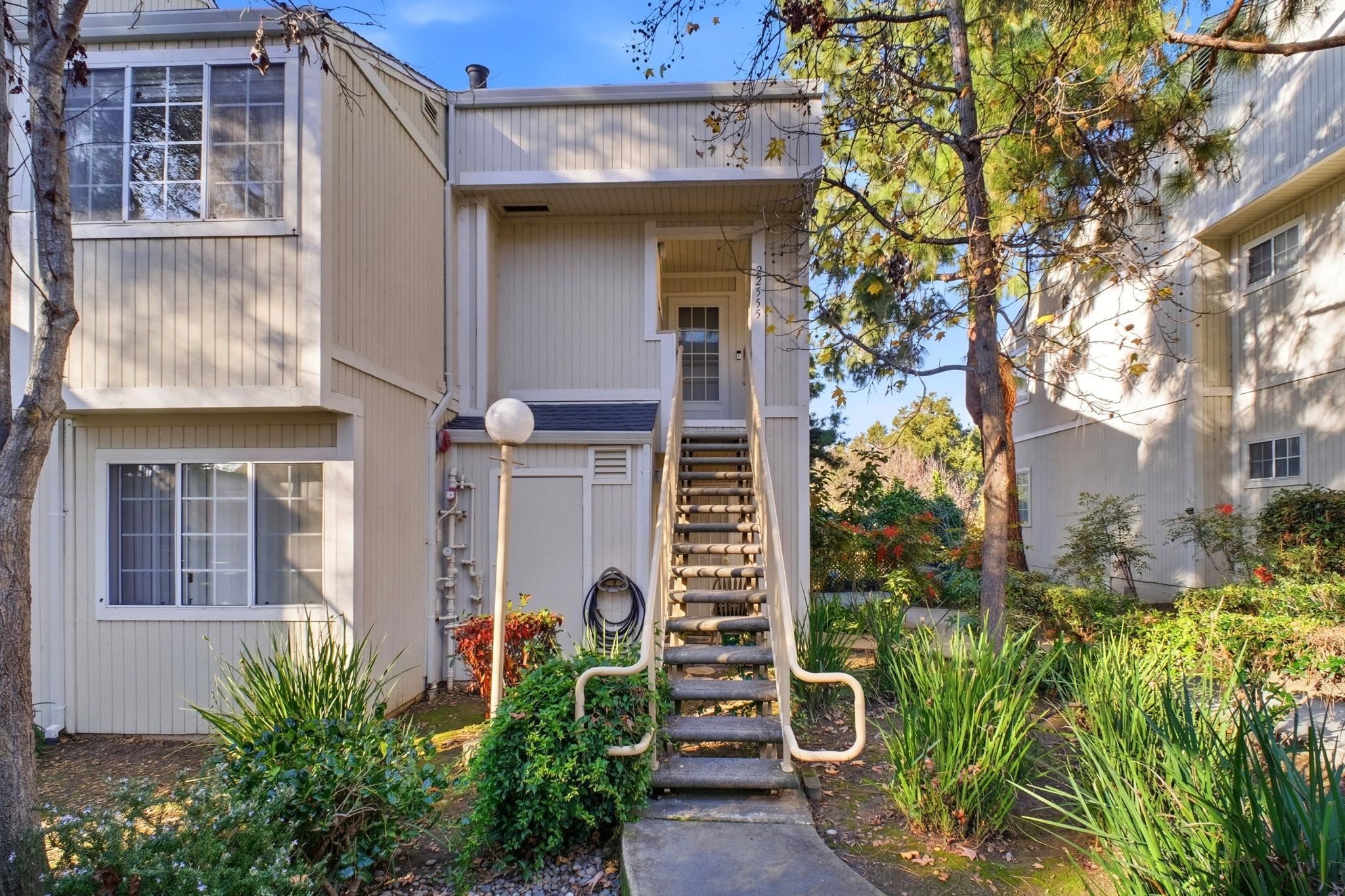 22555 Center St Unit: 211