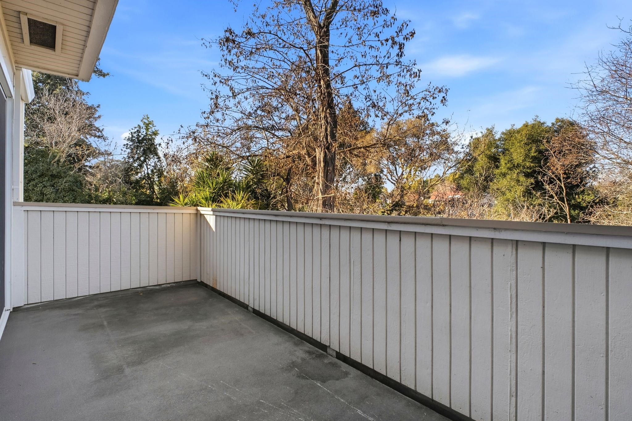 22555 Center St Unit: 211