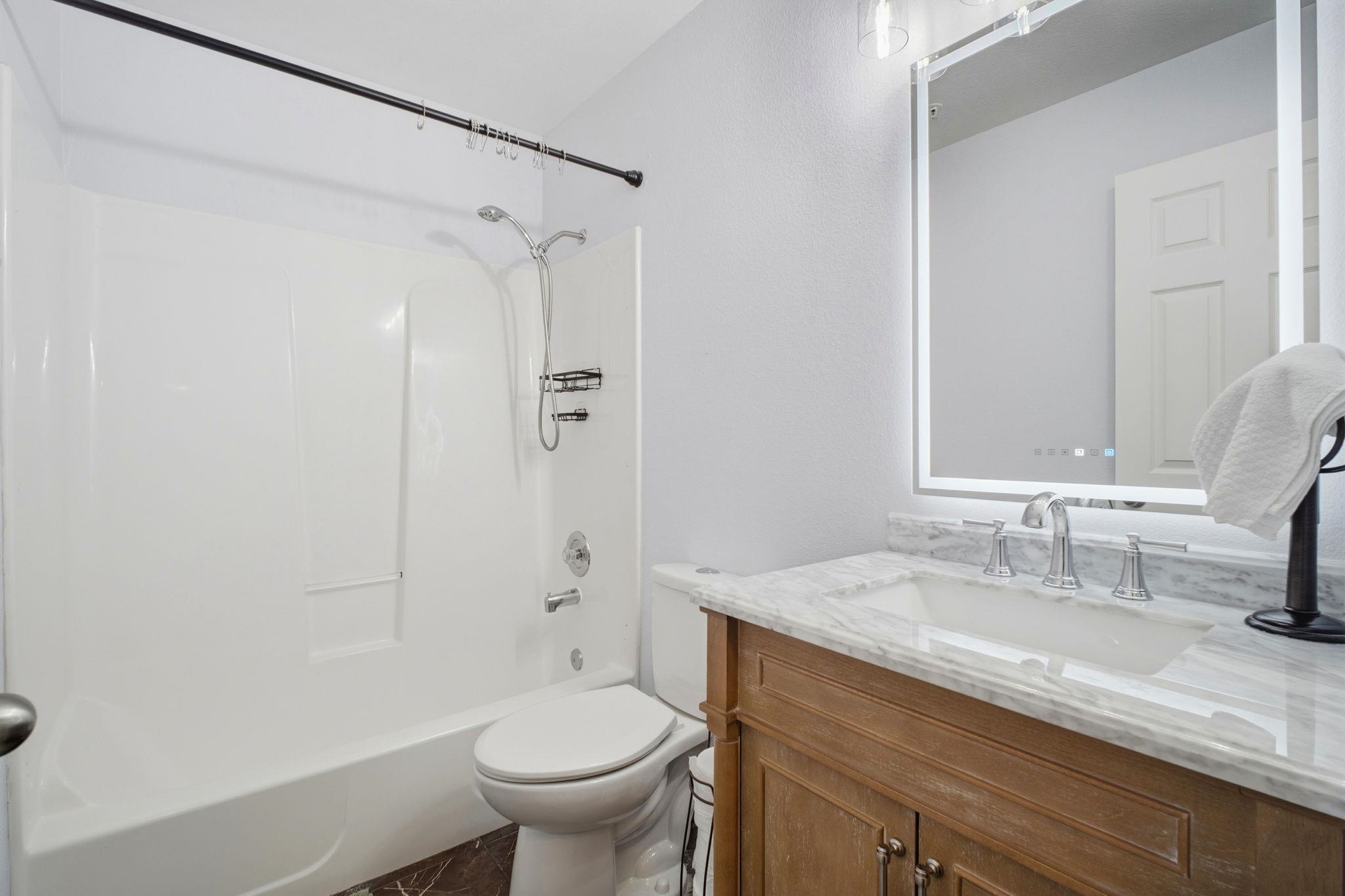 22555 Center St Unit: 211