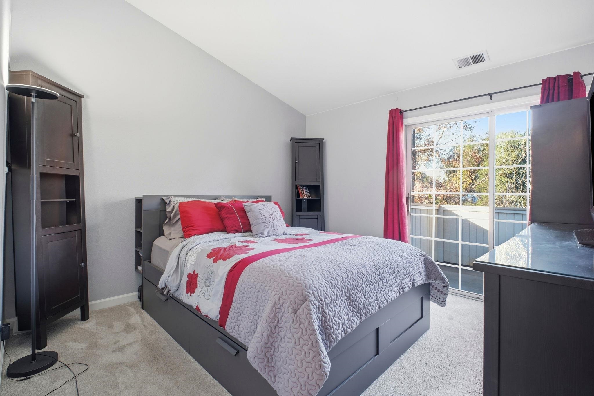 22555 Center St Unit: 211