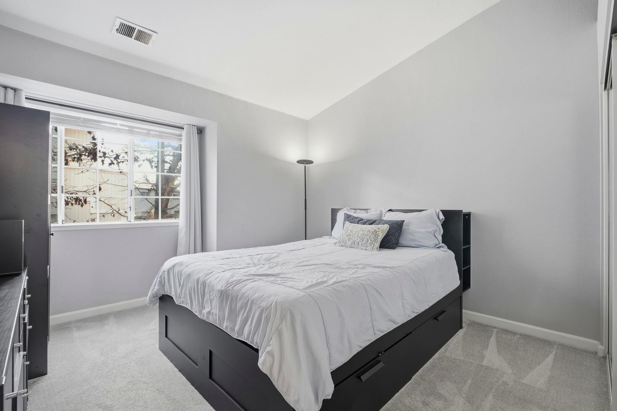 22555 Center St Unit: 211