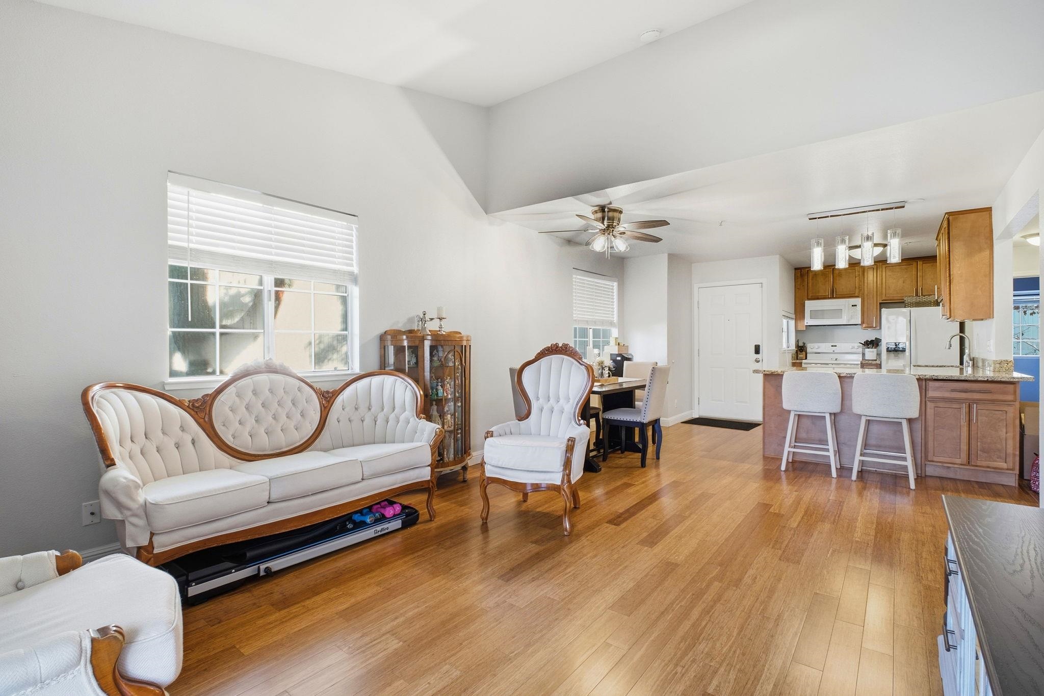 22555 Center St Unit: 211