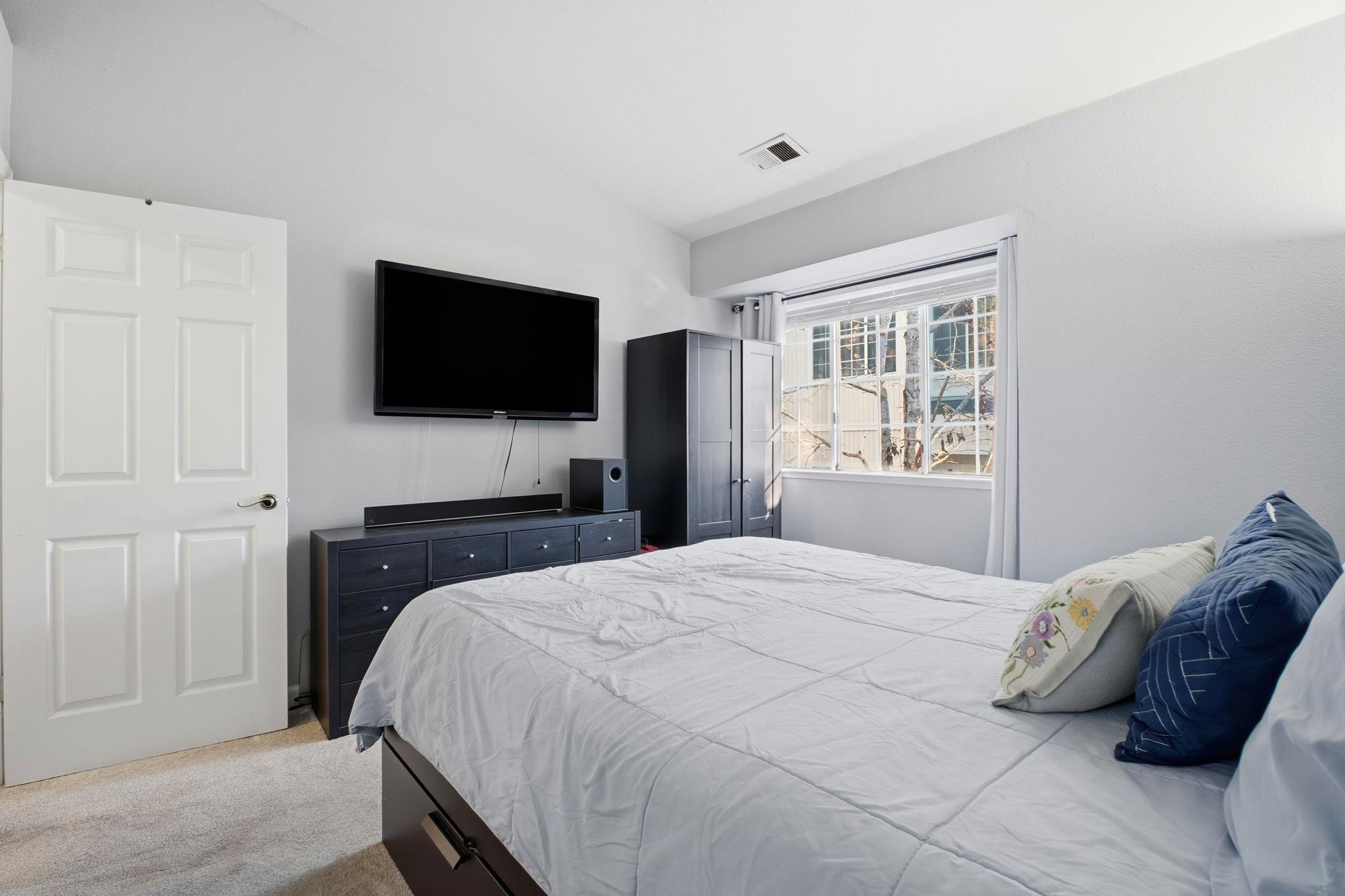 22555 Center St Unit: 211