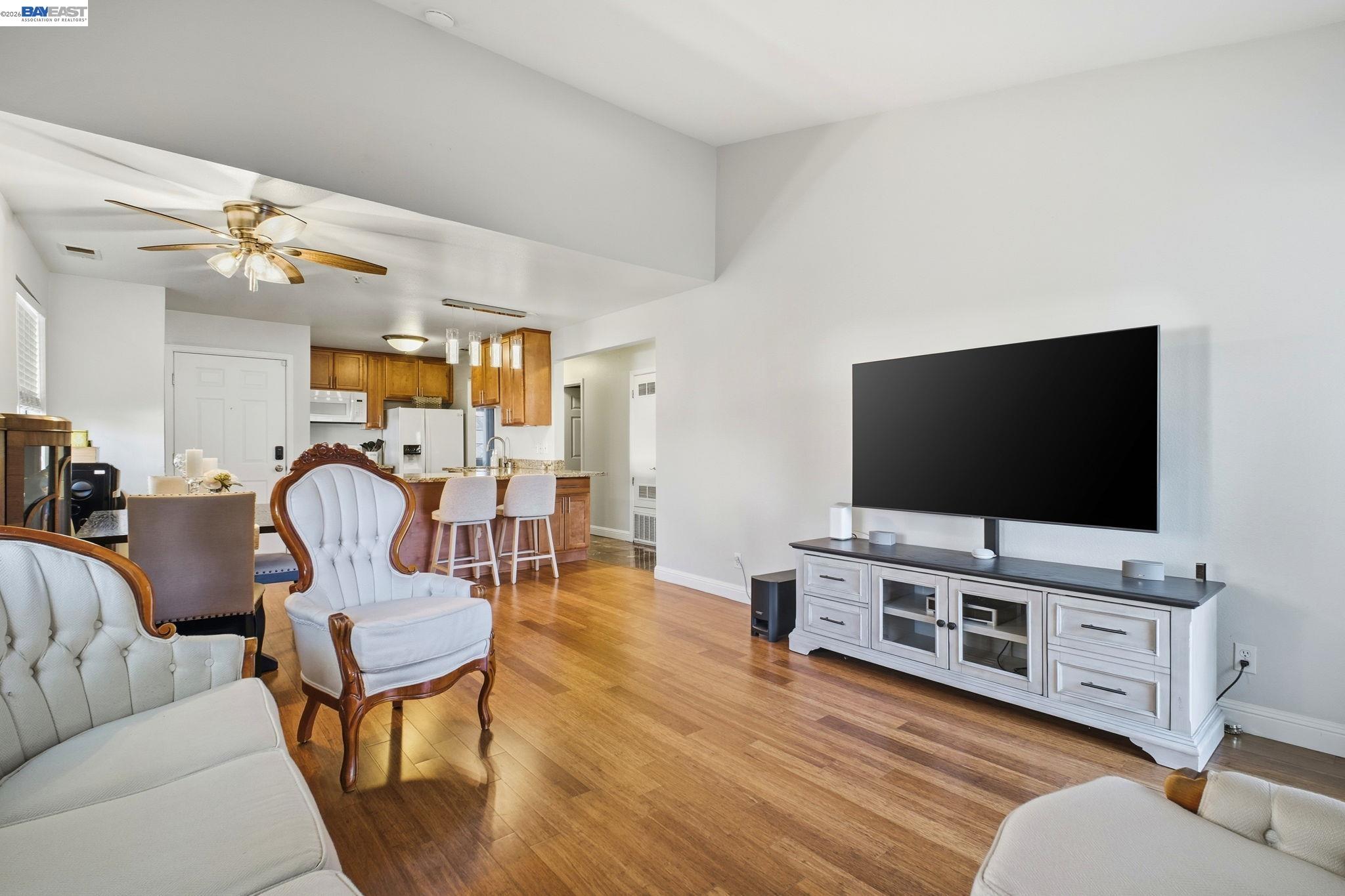 22555 Center St Unit: 211