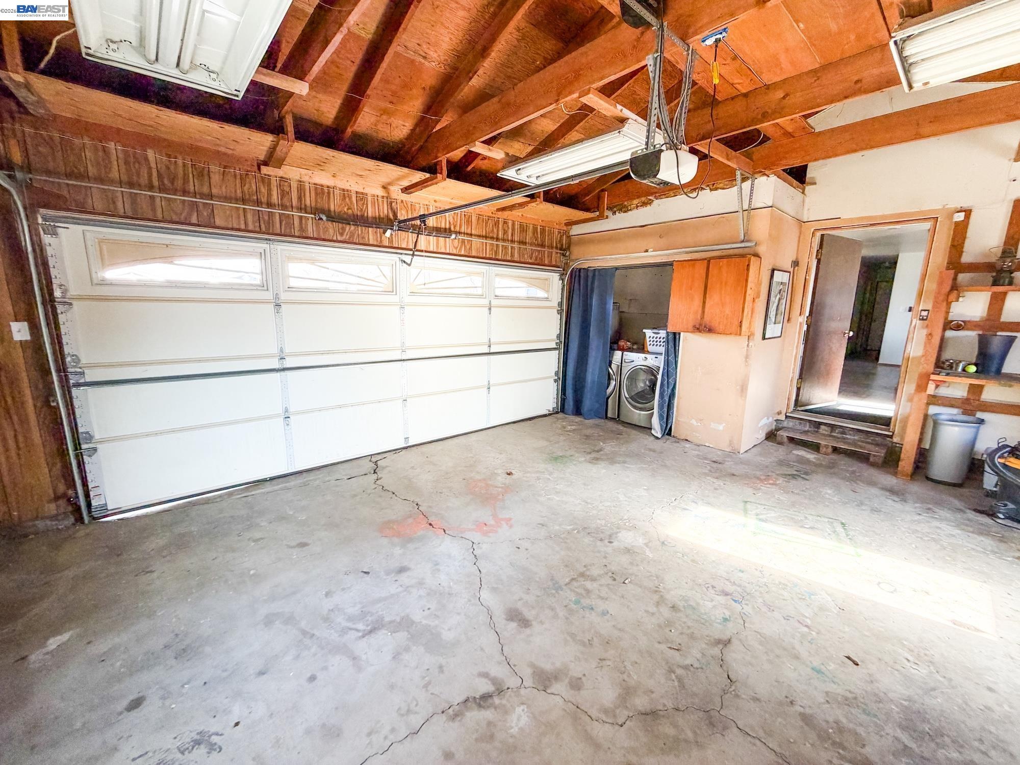 609 E 7th St.