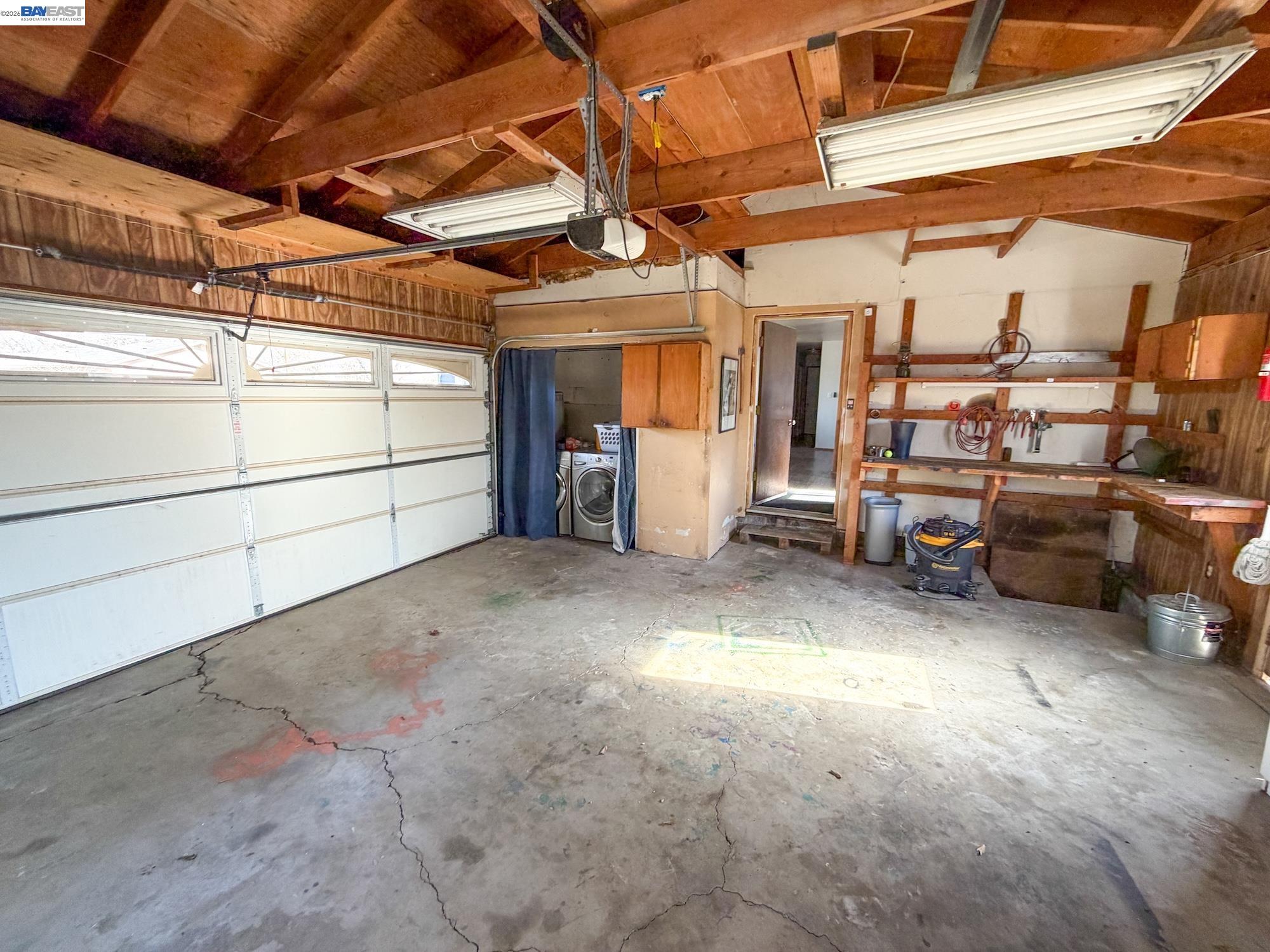 609 E 7th St.