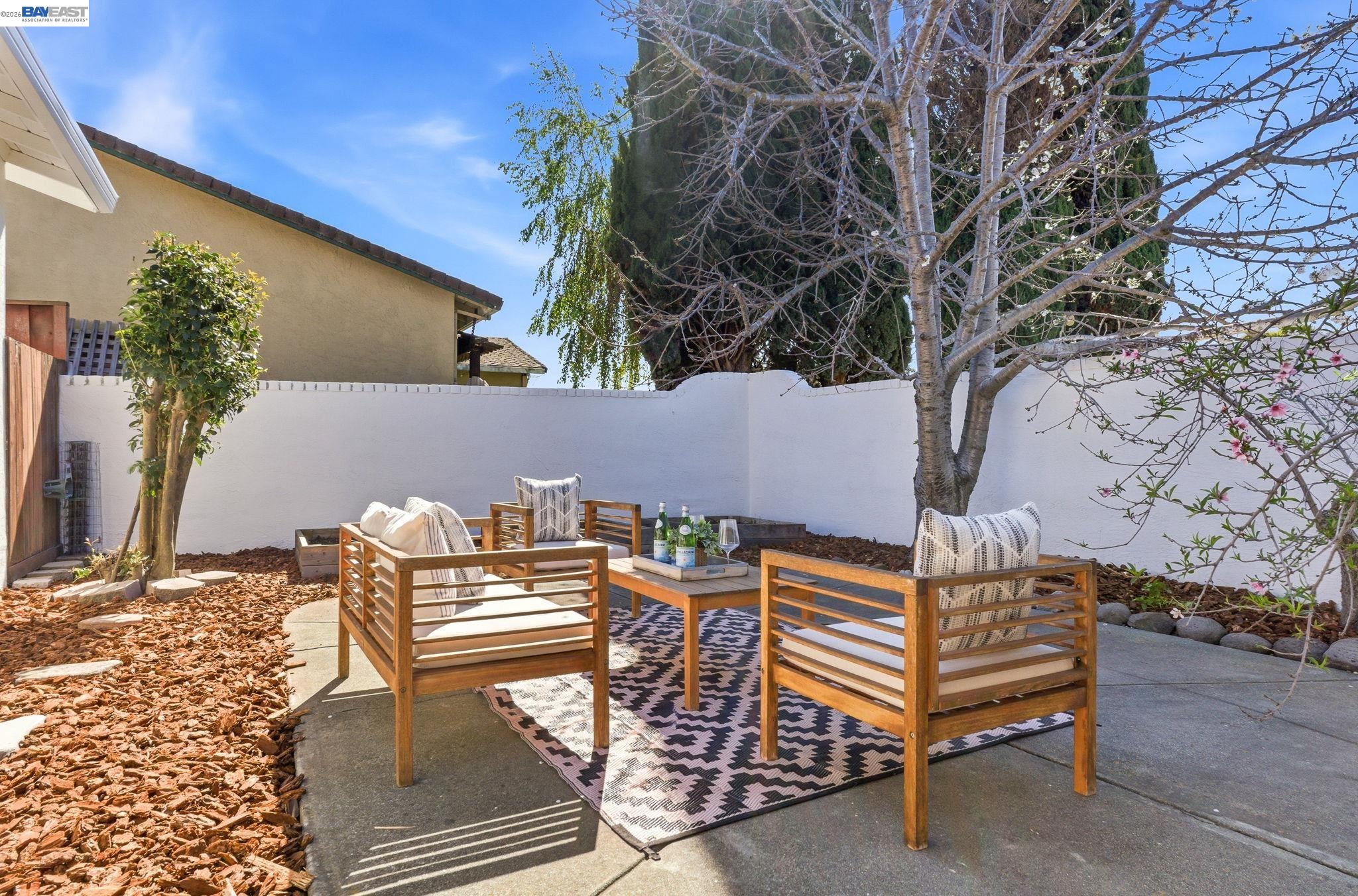 2446 Bing Pl
