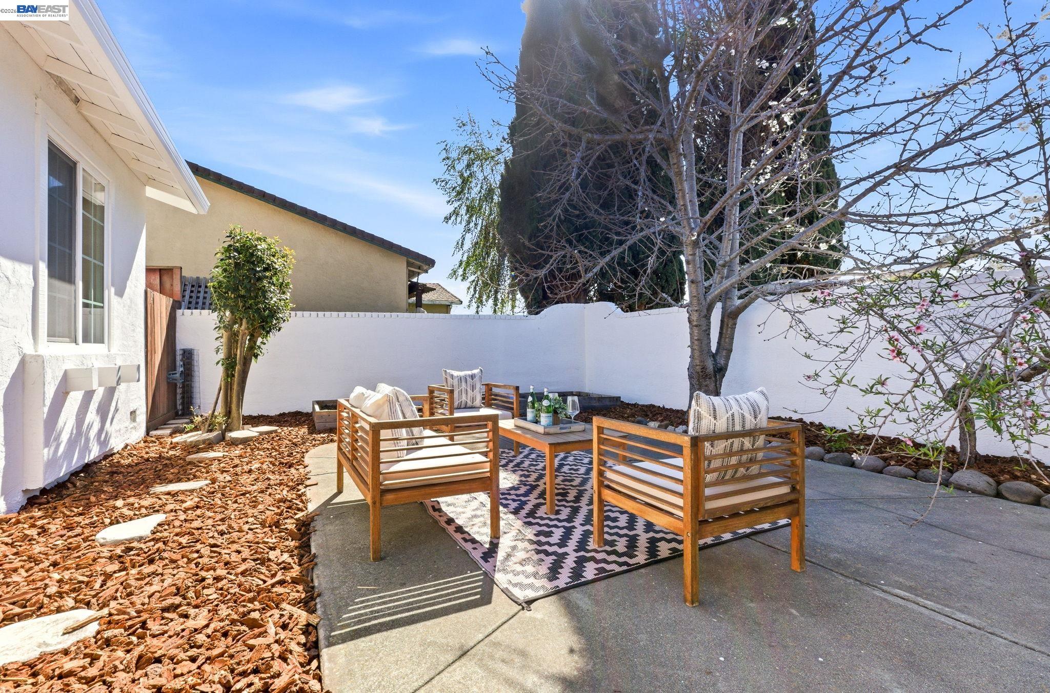 2446 Bing Pl