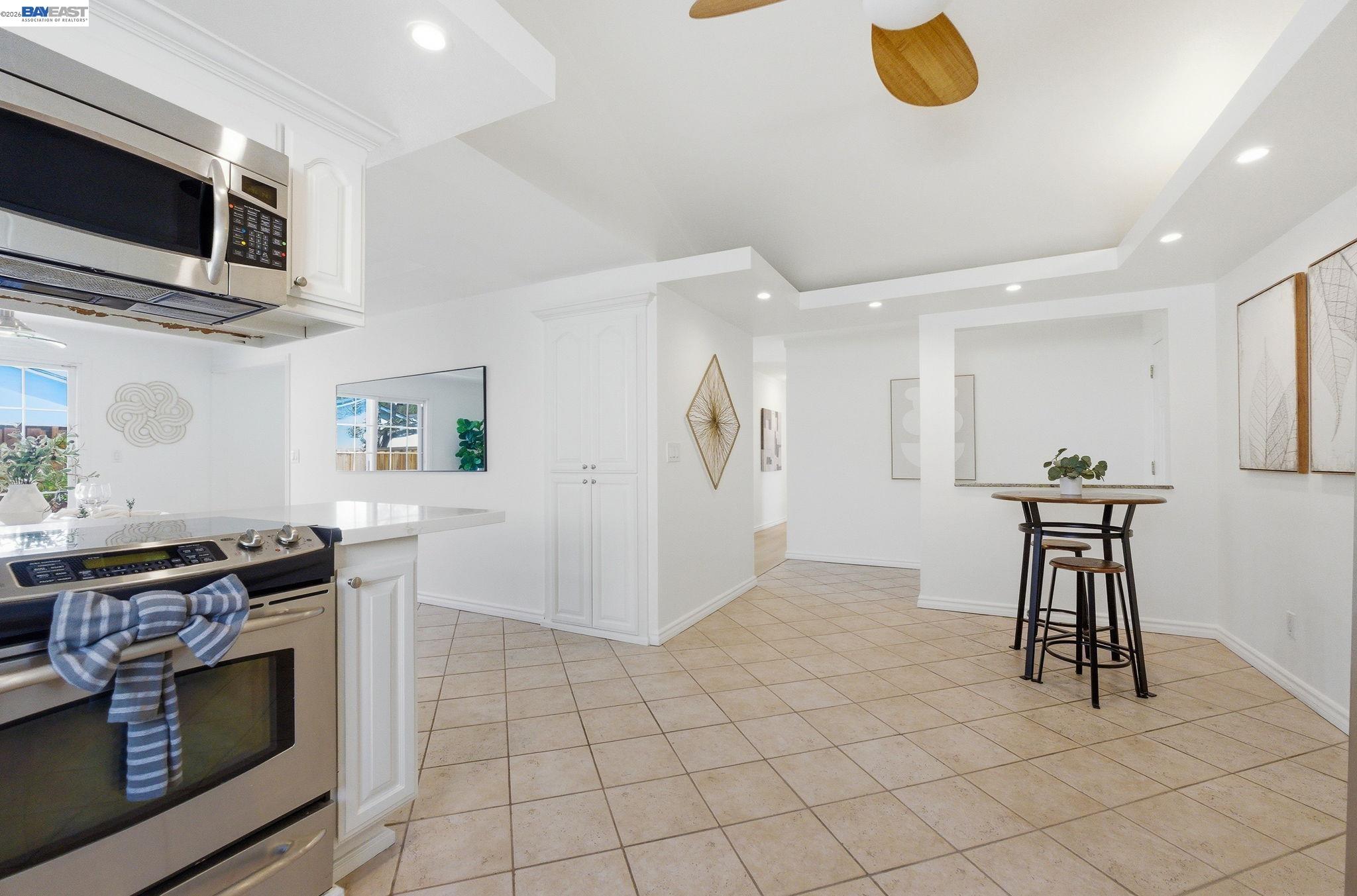 2446 Bing Pl