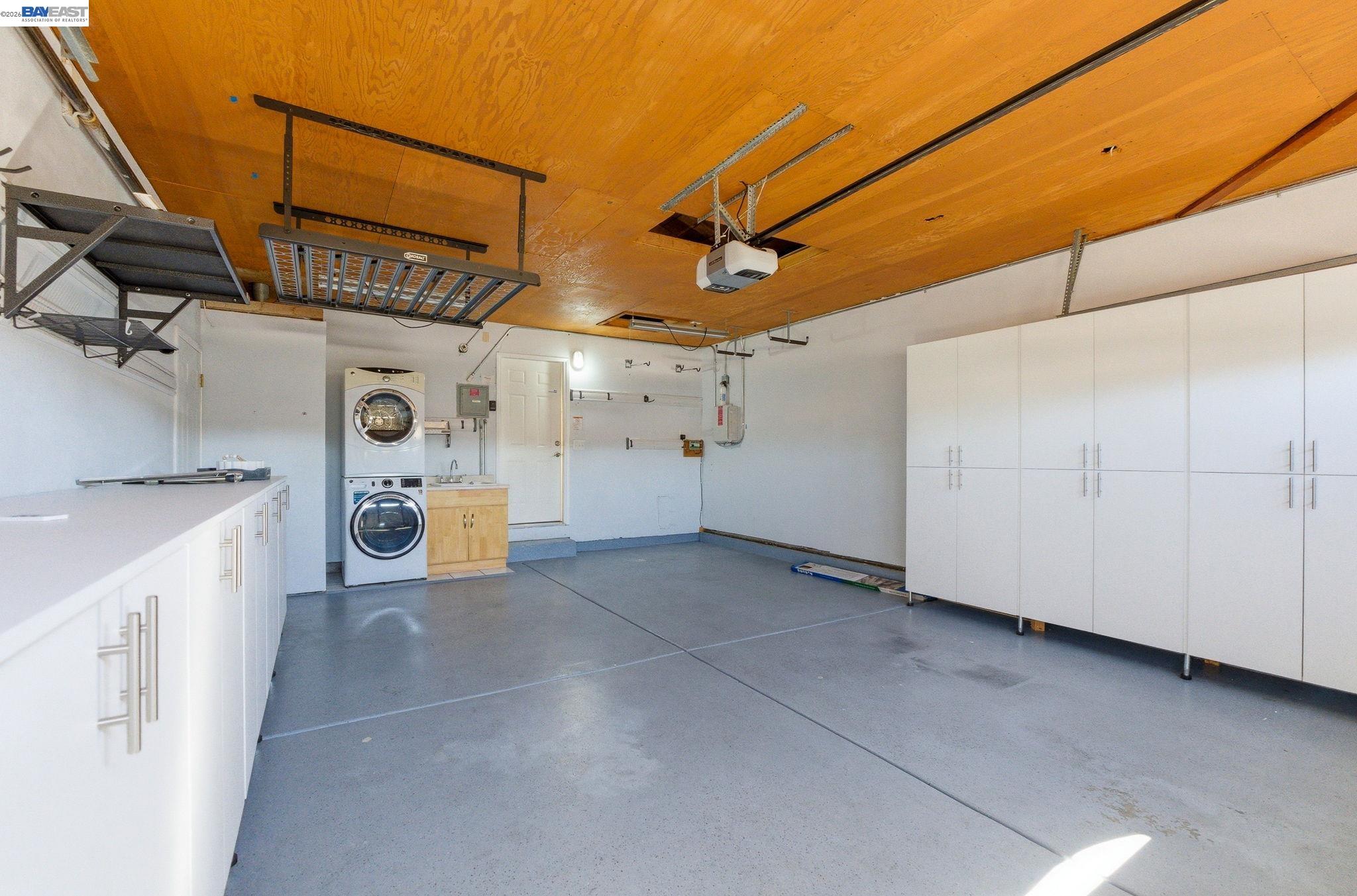 2446 Bing Pl