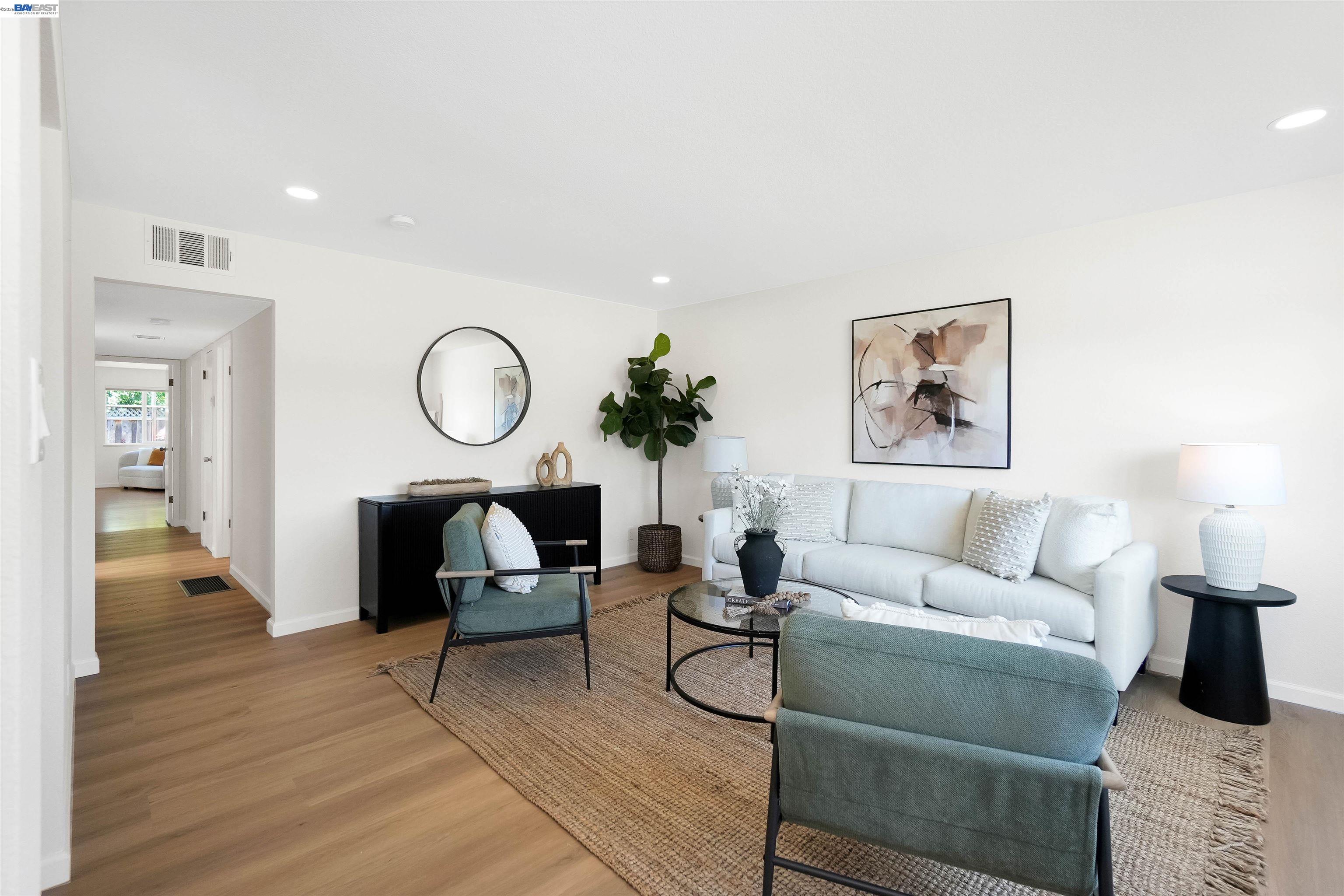 4325 Lorren Dr
