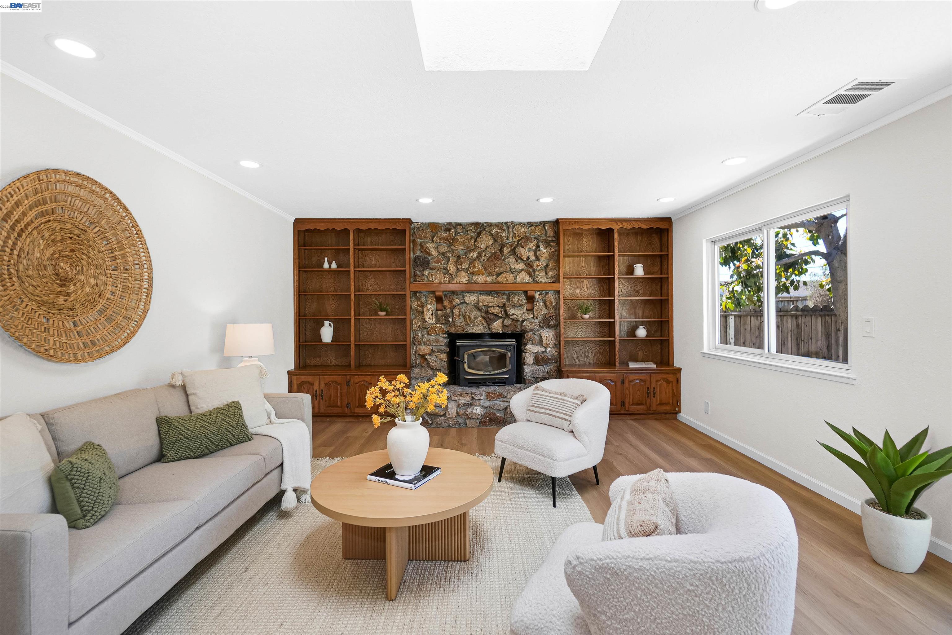 4325 Lorren Dr