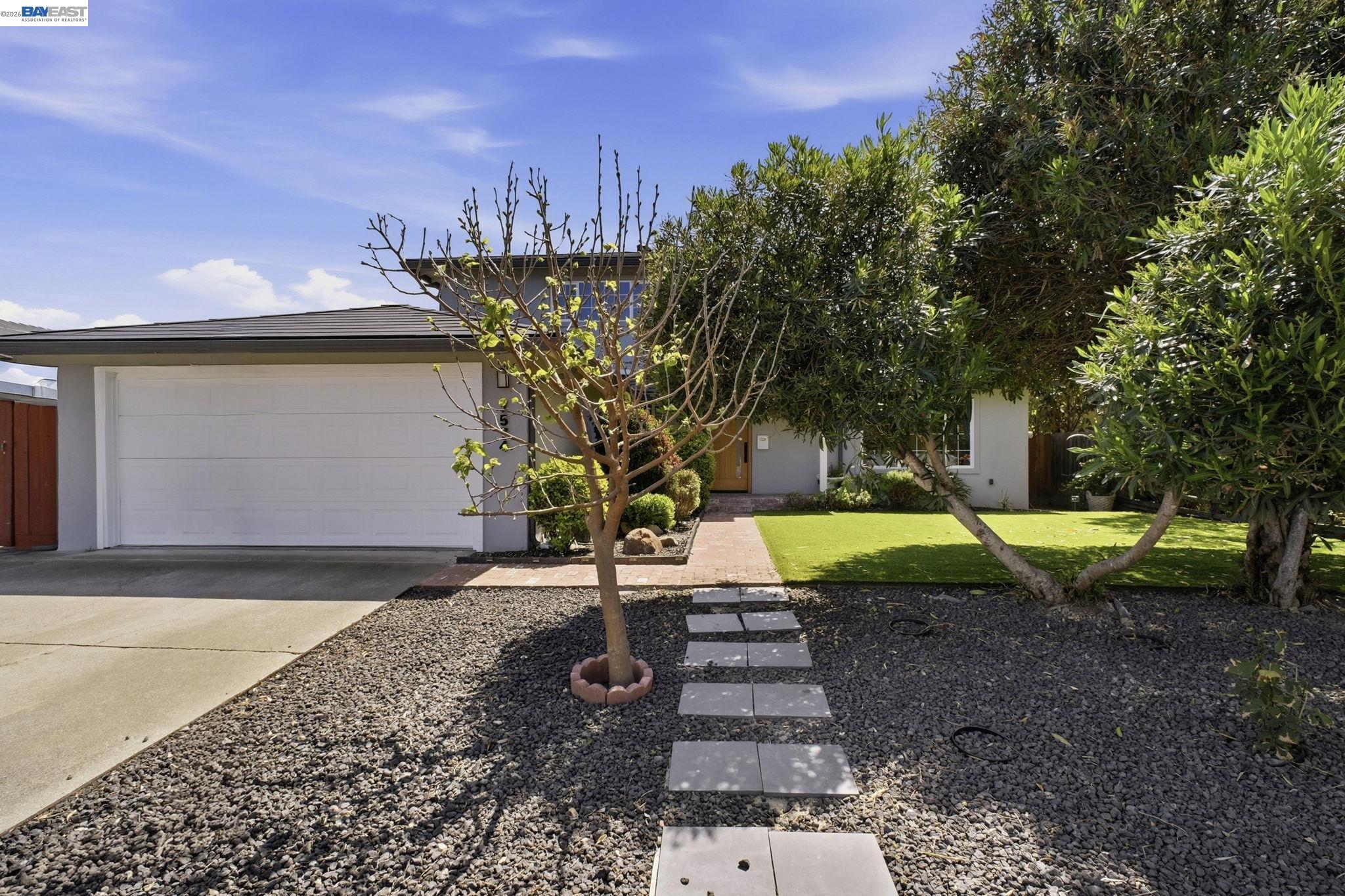 7574 Birkdale Dr