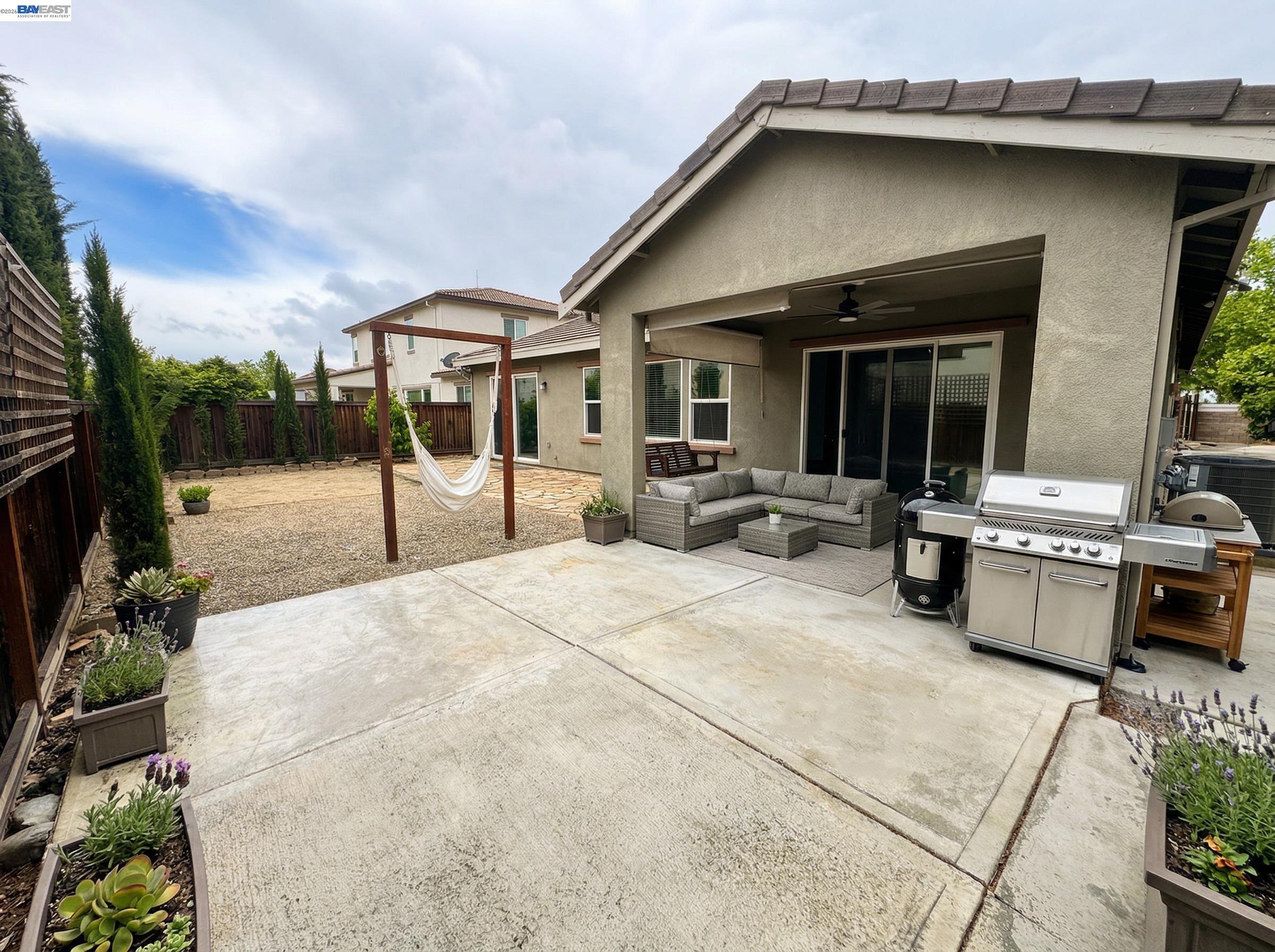 679 Hamilton Ct