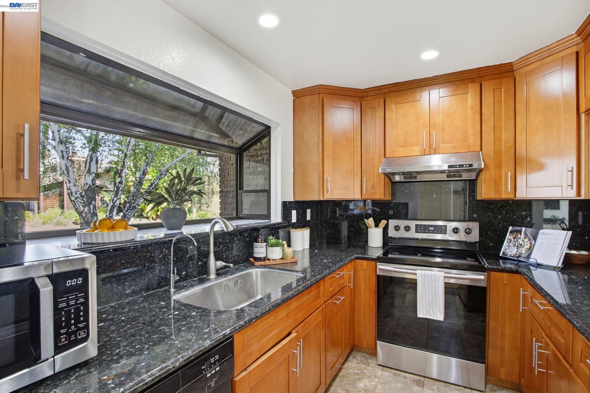 6010 Peppertree Ct