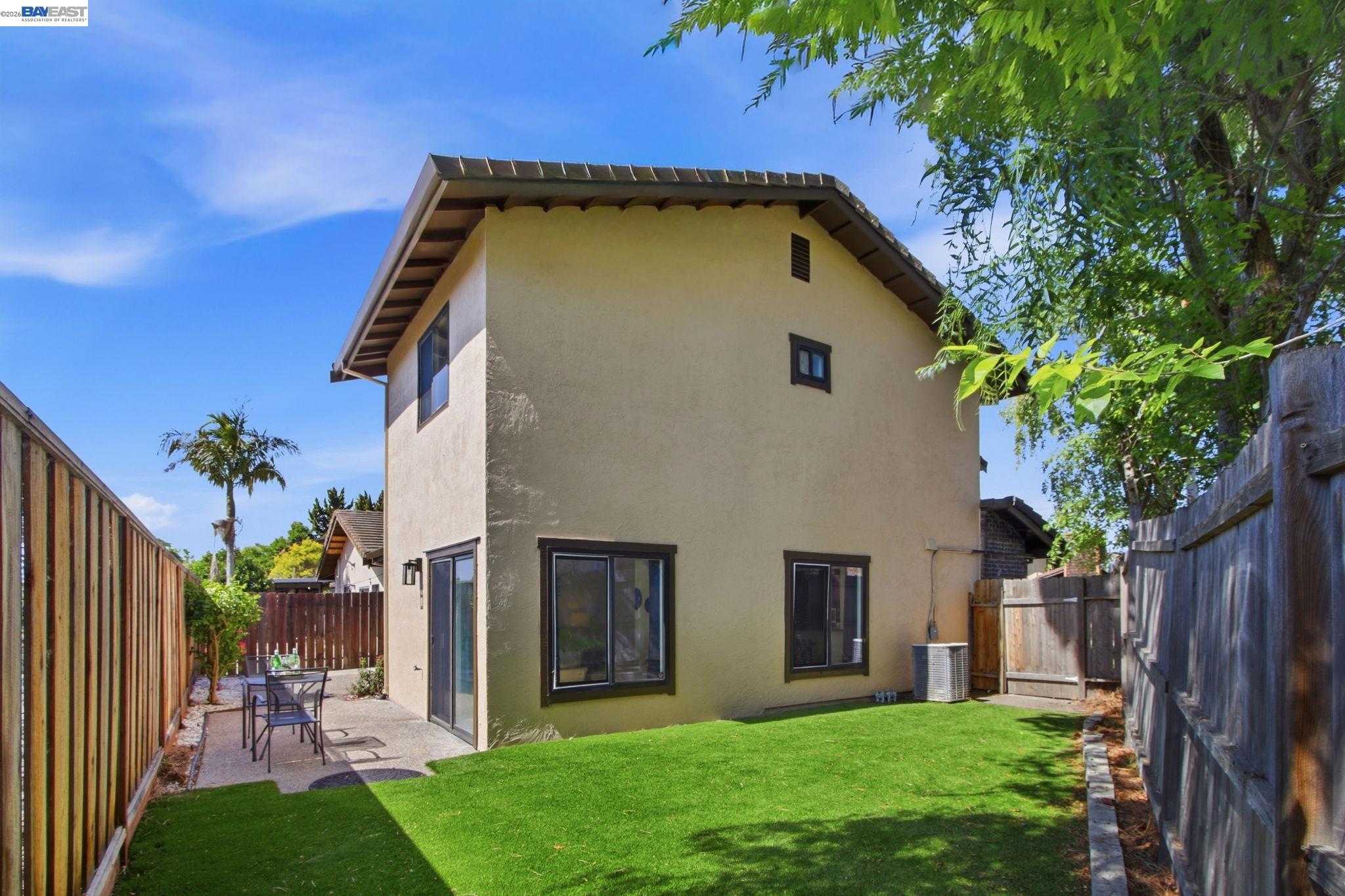 6010 Peppertree Ct