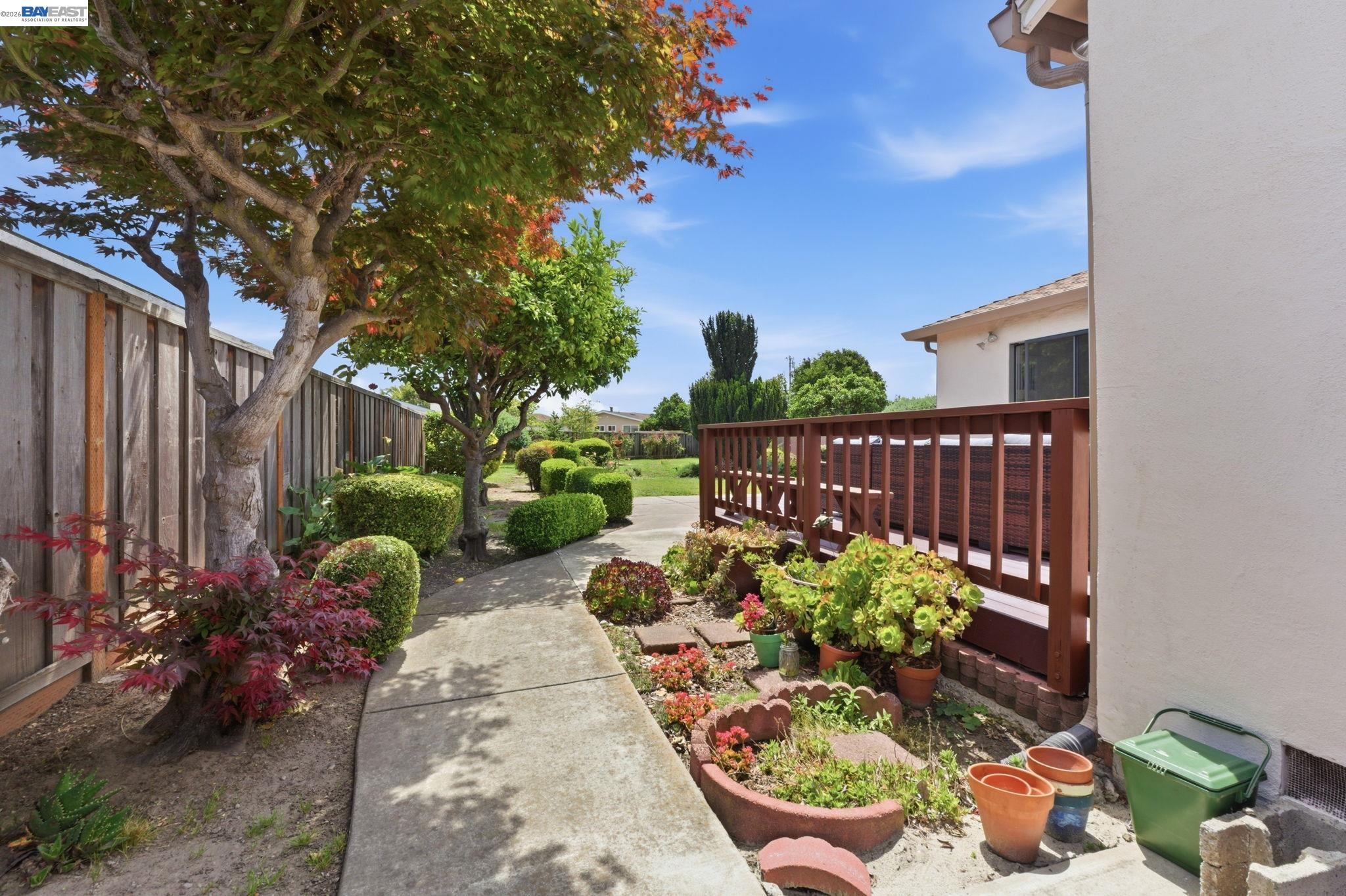 1762 Via Redondo