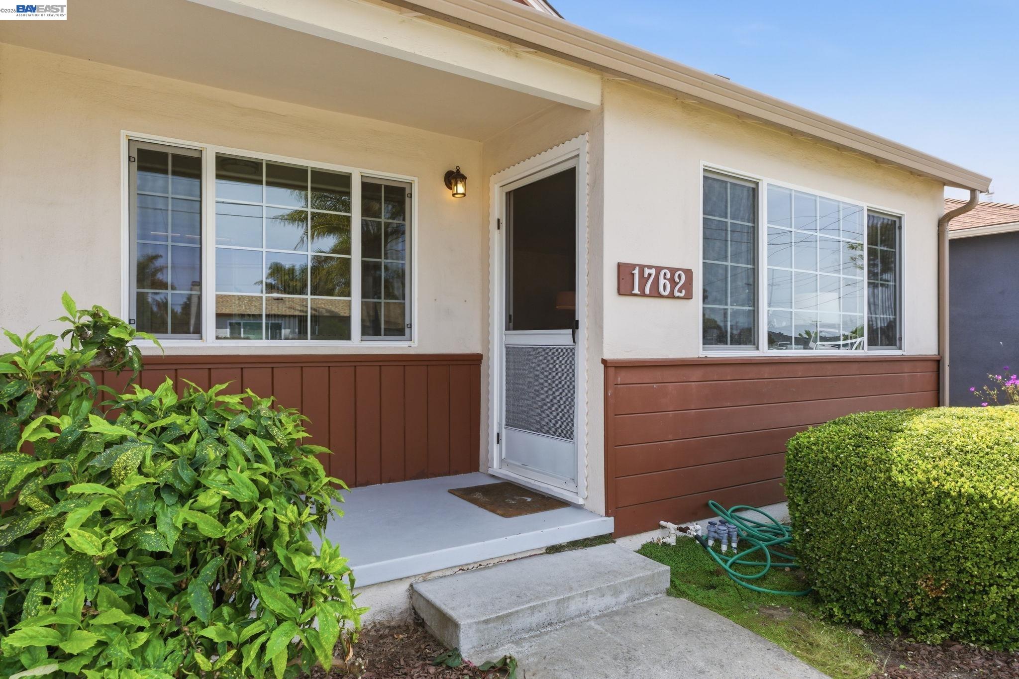 1762 Via Redondo