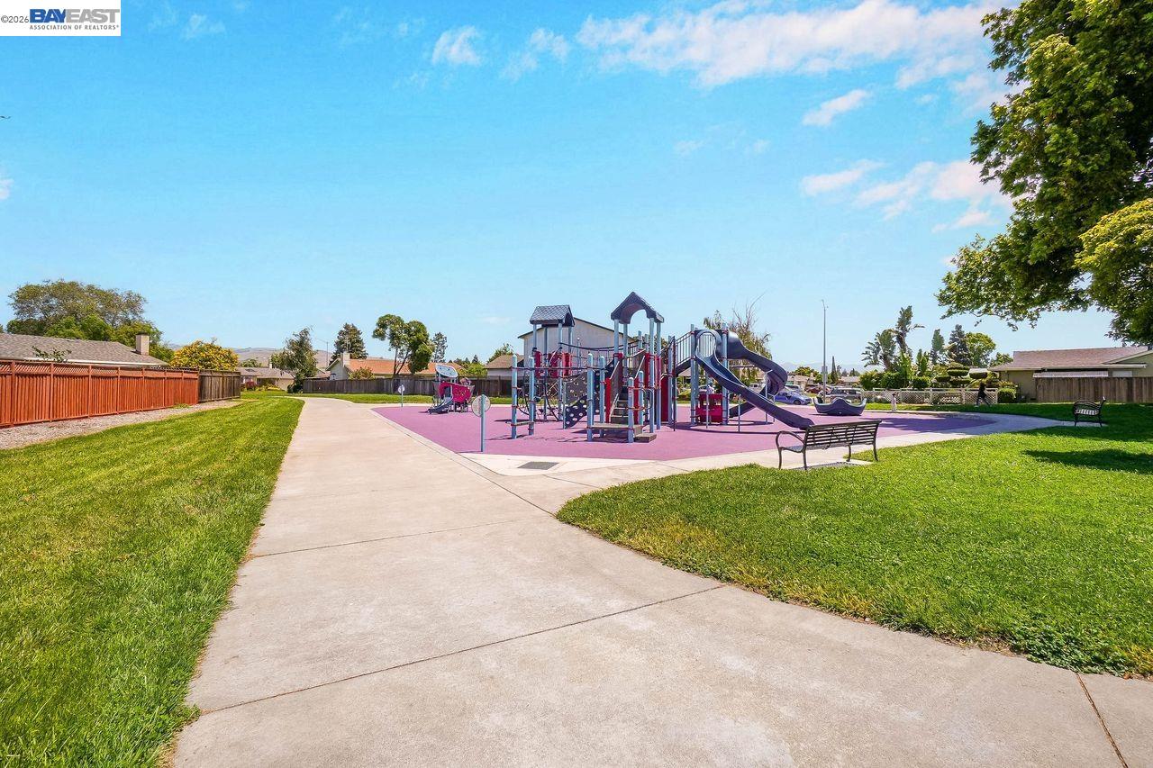 34352 Newton Ct