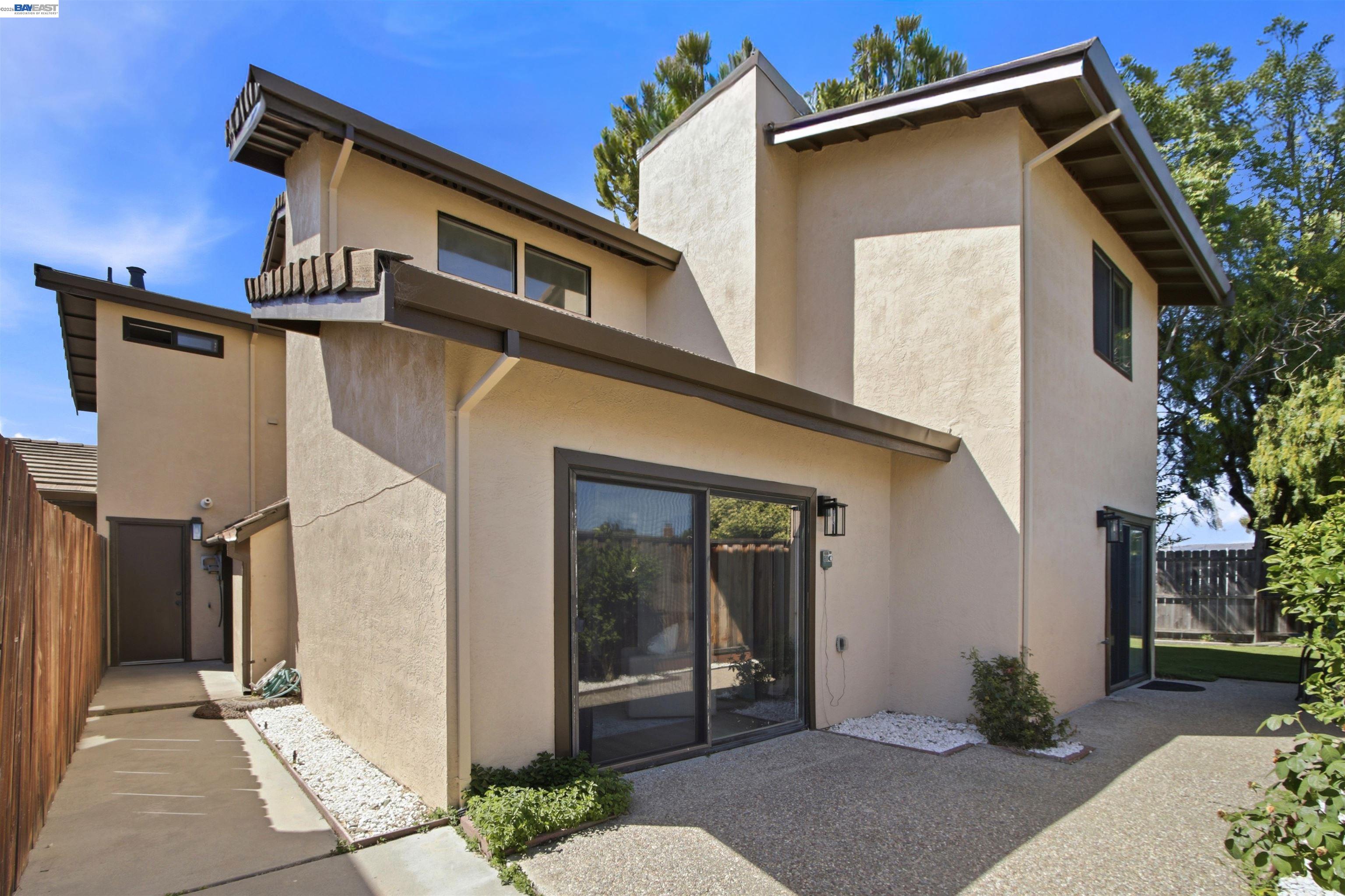 6010 Peppertree Ct