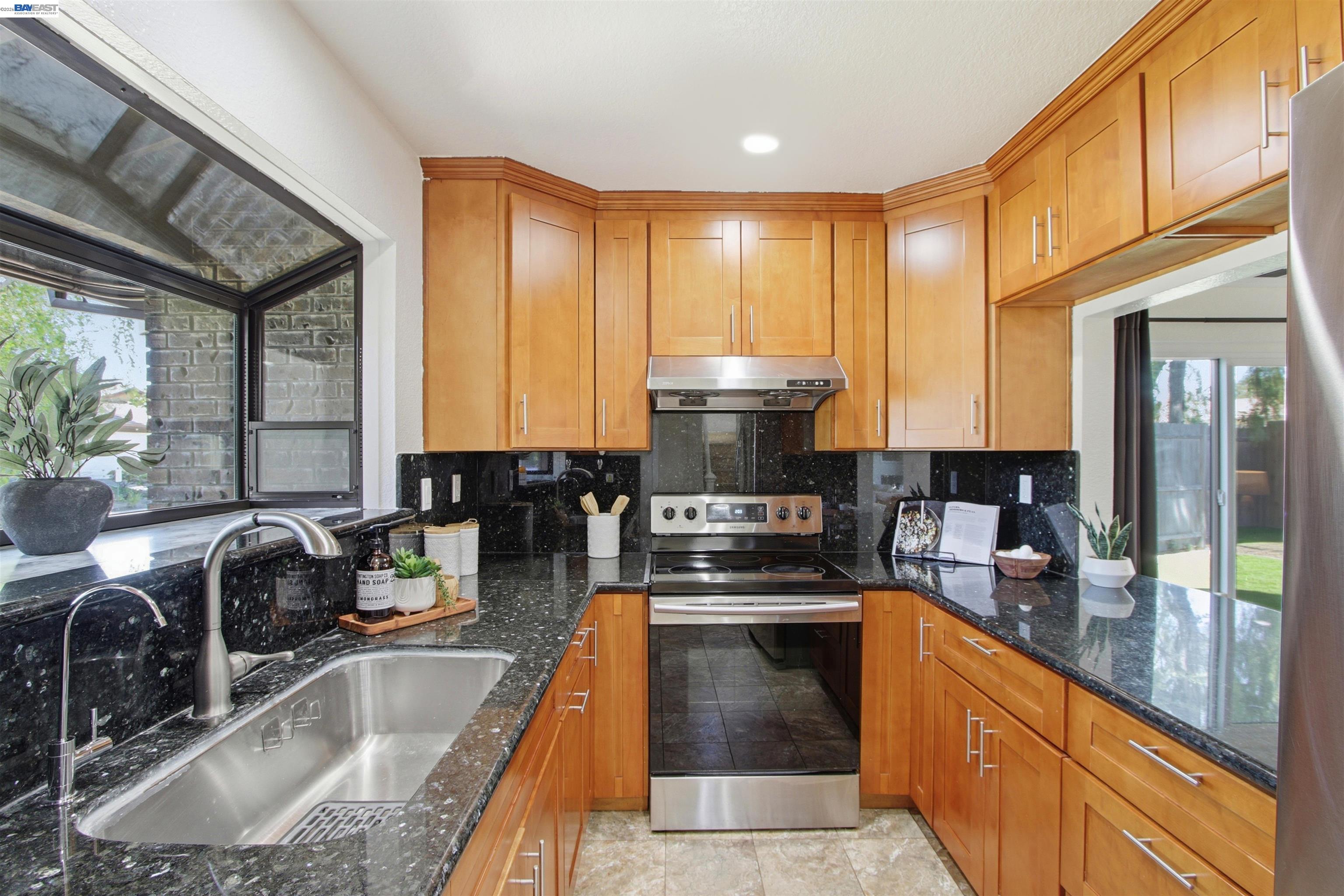6010 Peppertree Ct