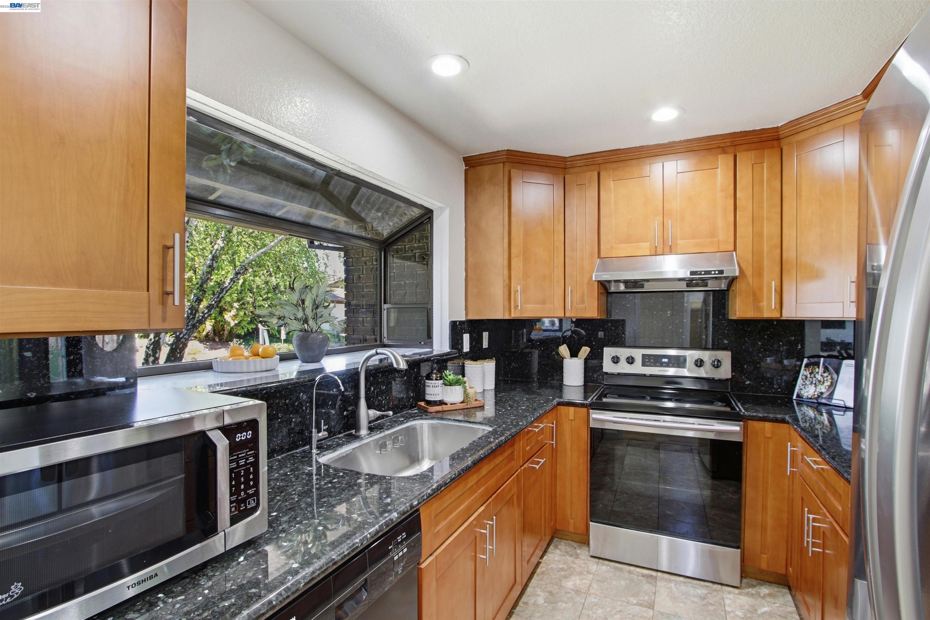6010 Peppertree Ct