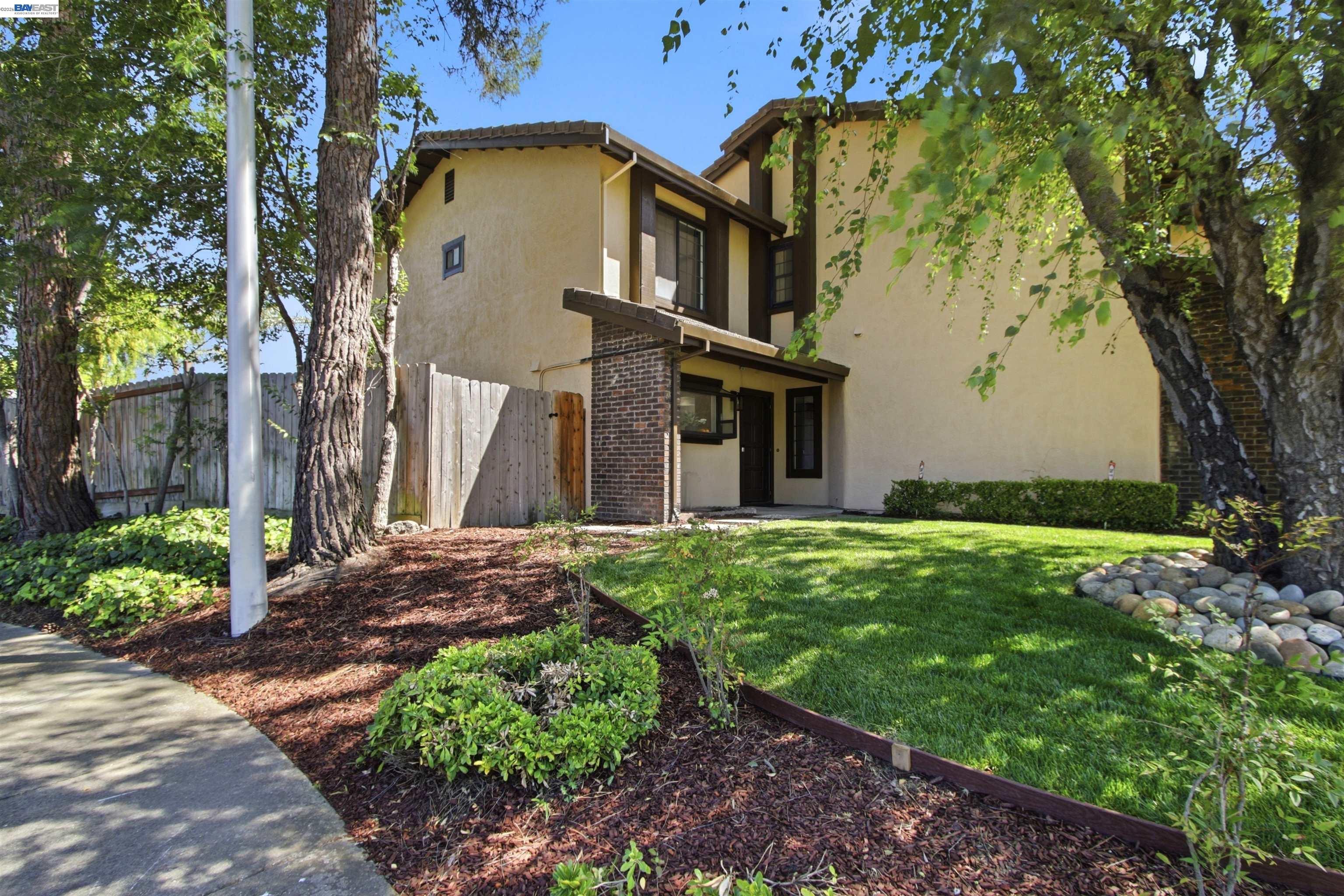 6010 Peppertree Ct