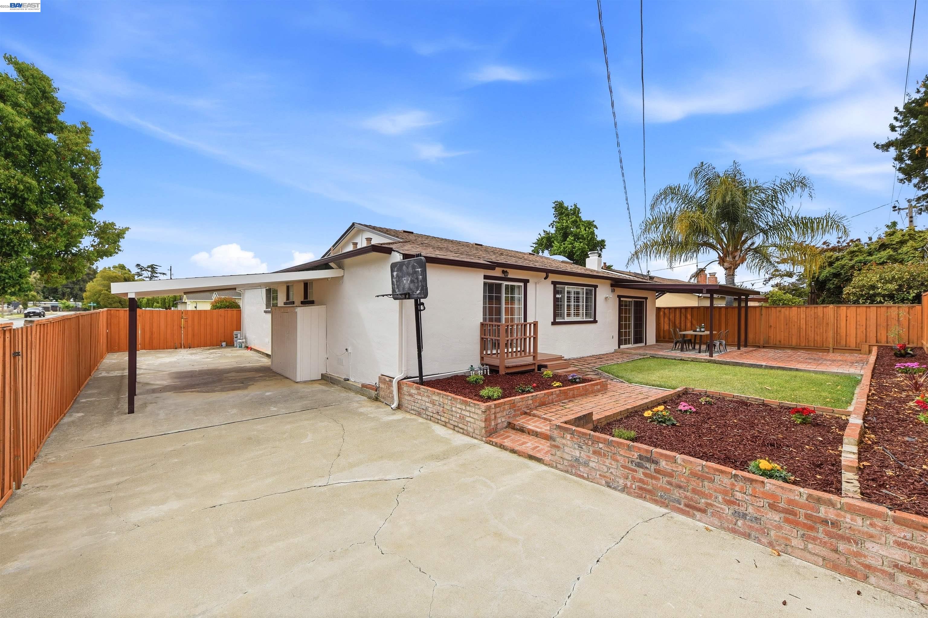 4201 Torres Ave